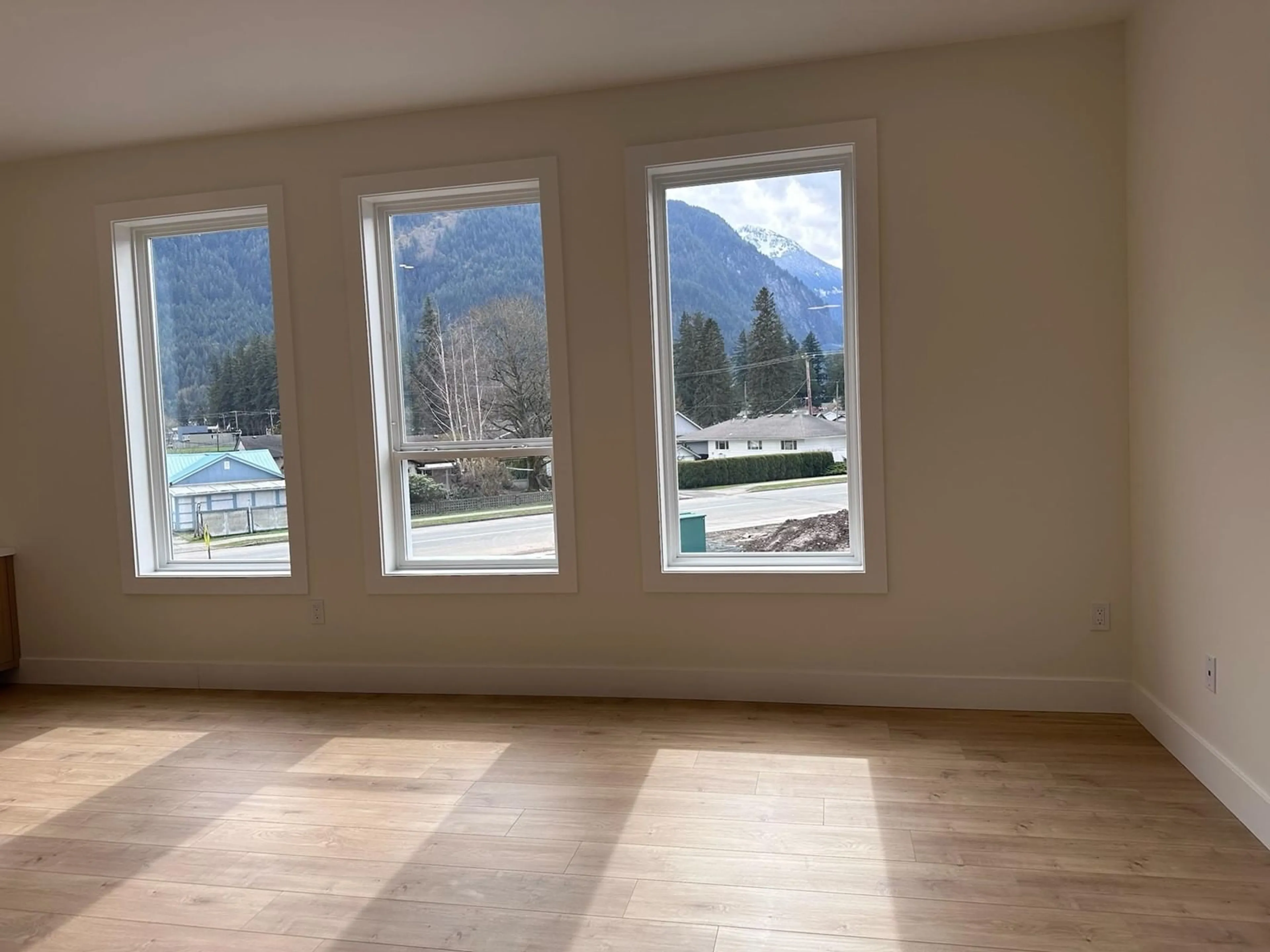 A pic of a room for 5 - 455 COQUIHALLA STREET, Hope British Columbia V0X1L0