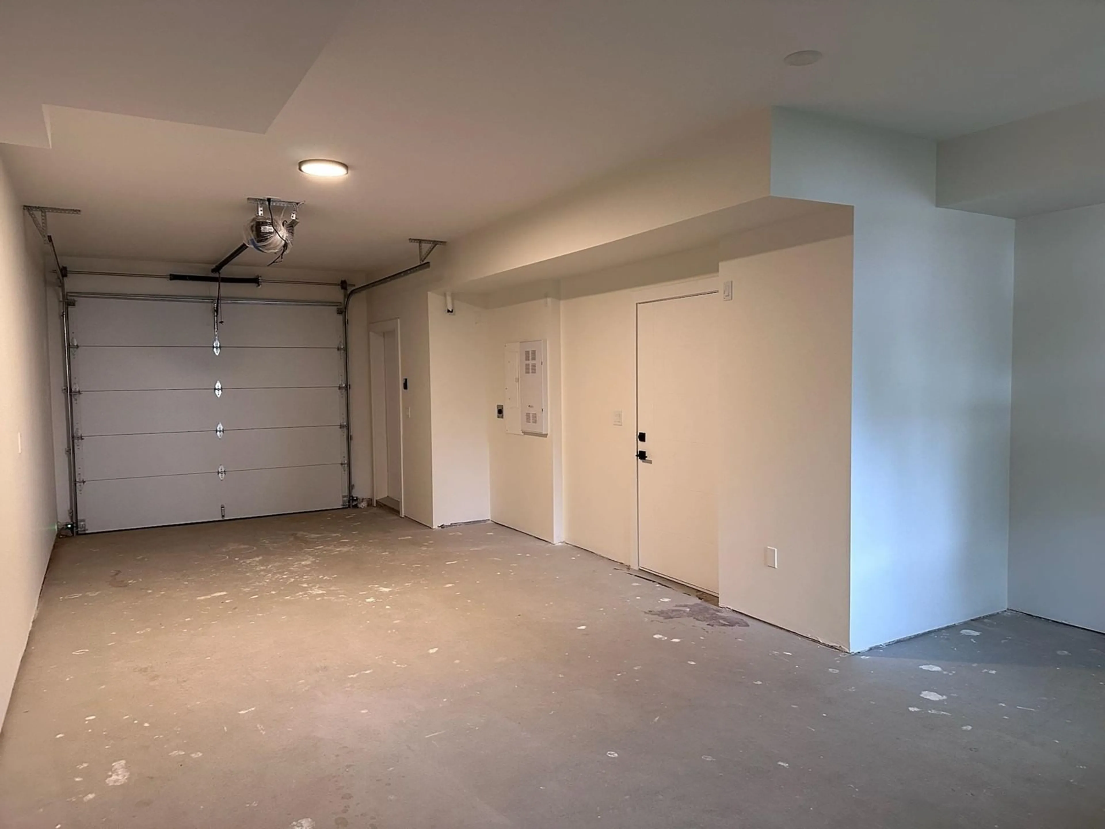 Indoor garage for 7 - 455 COQUIHALLA STREET, Hope British Columbia V0X1L0