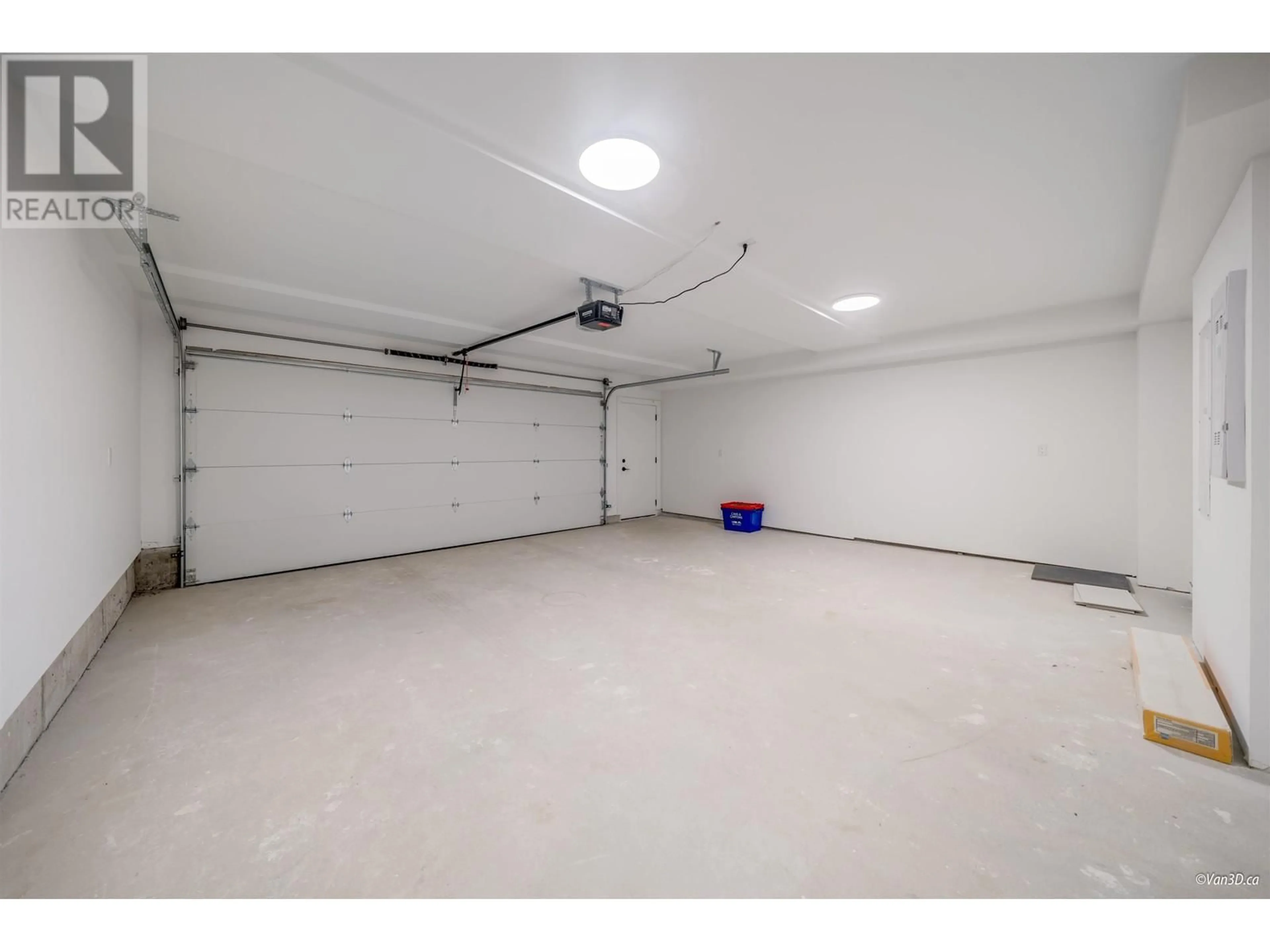 Indoor garage for 7 12115 203 STREET, Maple Ridge British Columbia V2X4V4