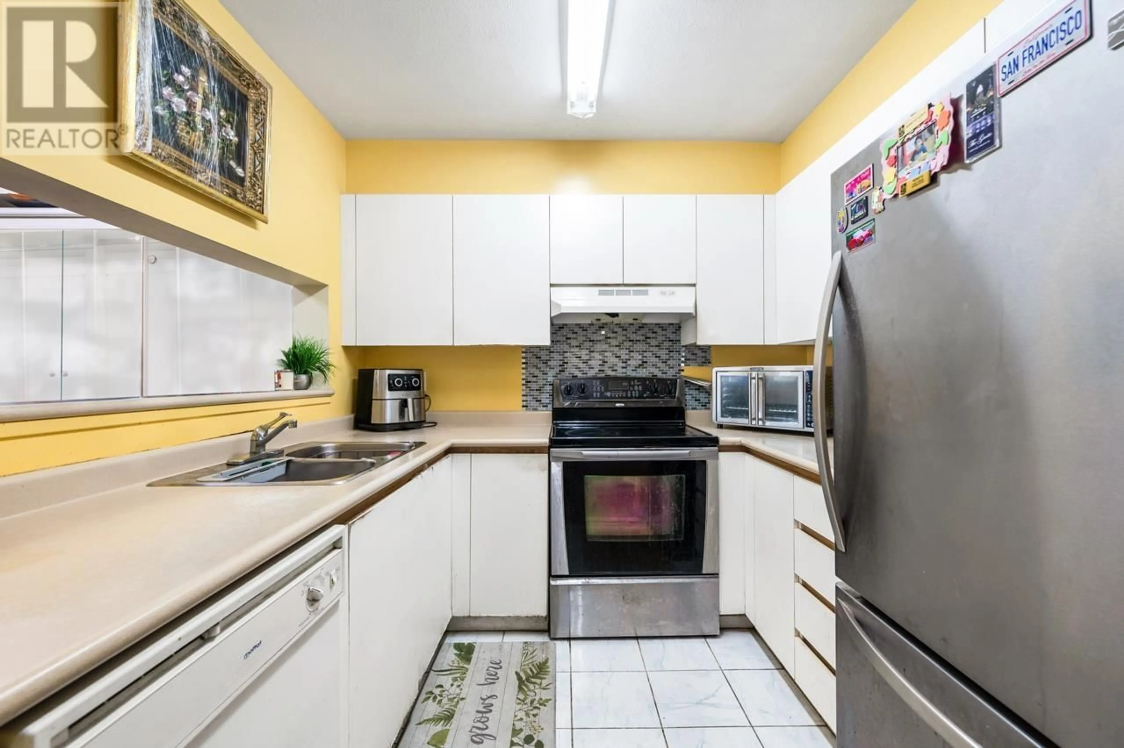 Standard kitchen, ceramic/tile floor for 159 2211 NO. 4 ROAD, Richmond British Columbia V6X3X1