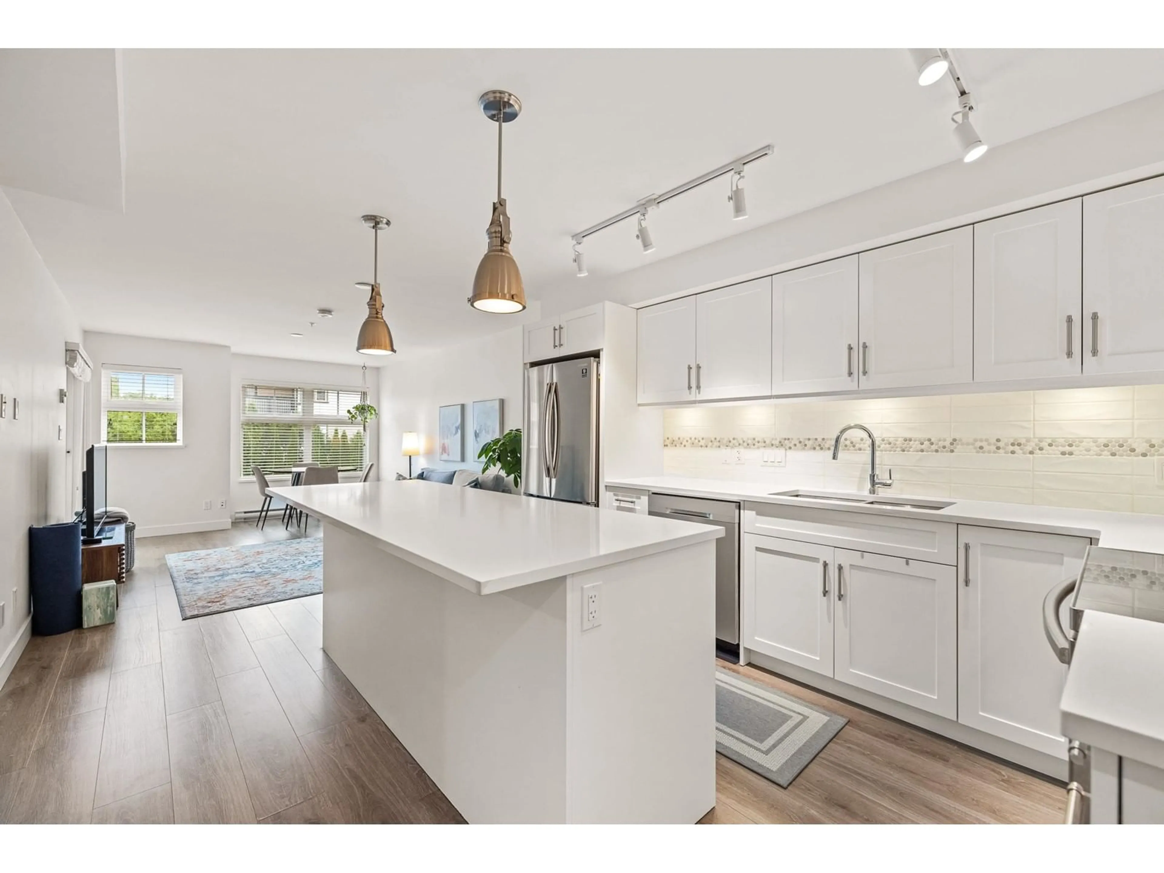 Open concept kitchen, unknown for 260 27358 32 AVENUE, Langley British Columbia V4W0C8