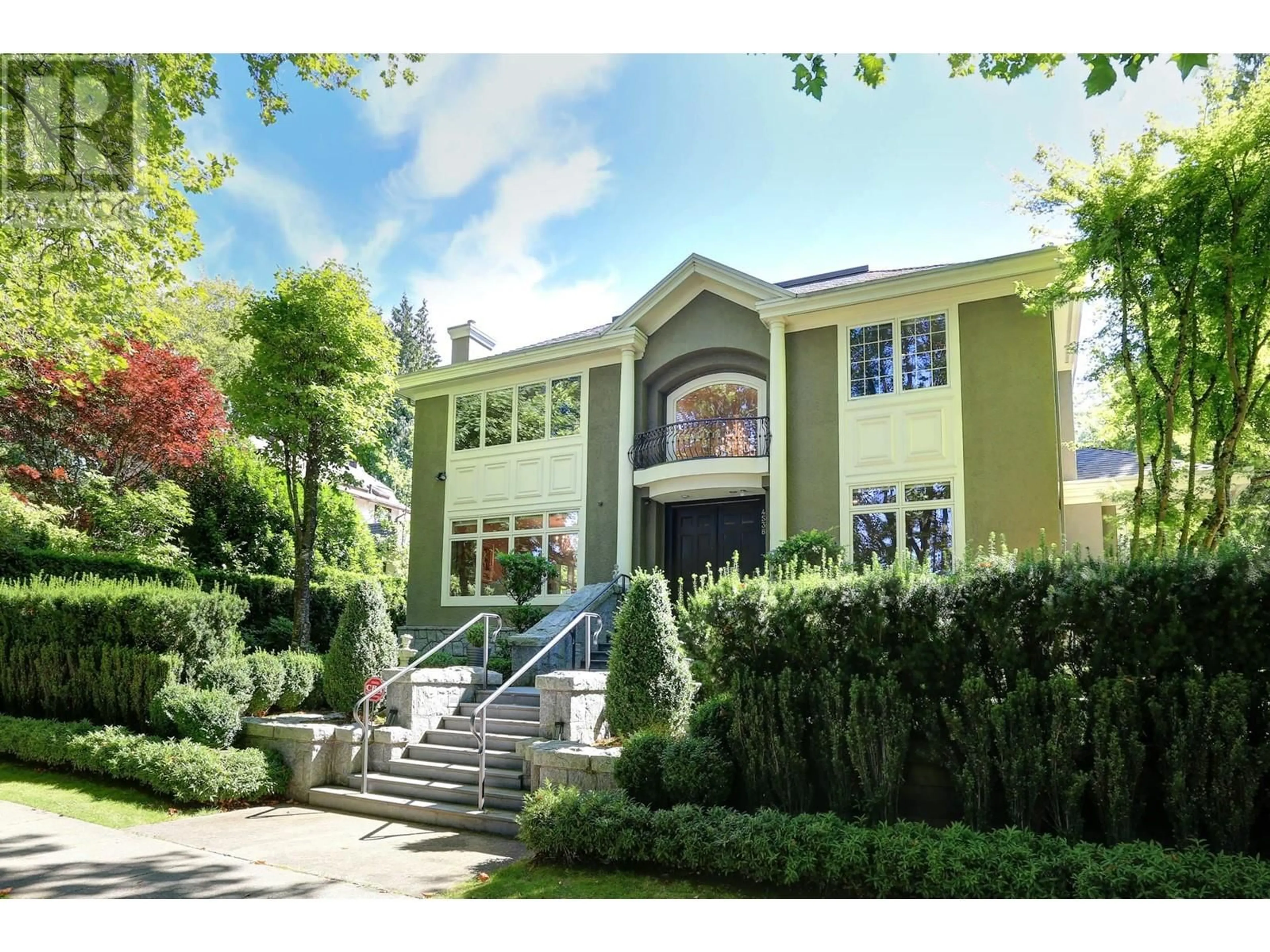 Indoor foyer for 4538 ANGUS DRIVE, Vancouver British Columbia V6J4J5