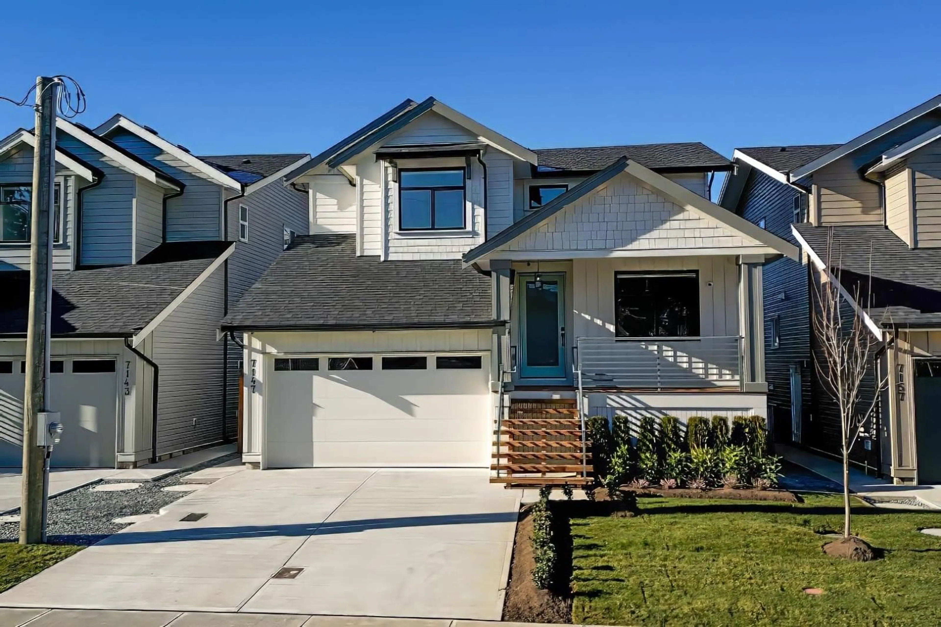 Home with vinyl exterior material, street for 7147 ELWOOD DRIVE, Chilliwack British Columbia V2R1G8