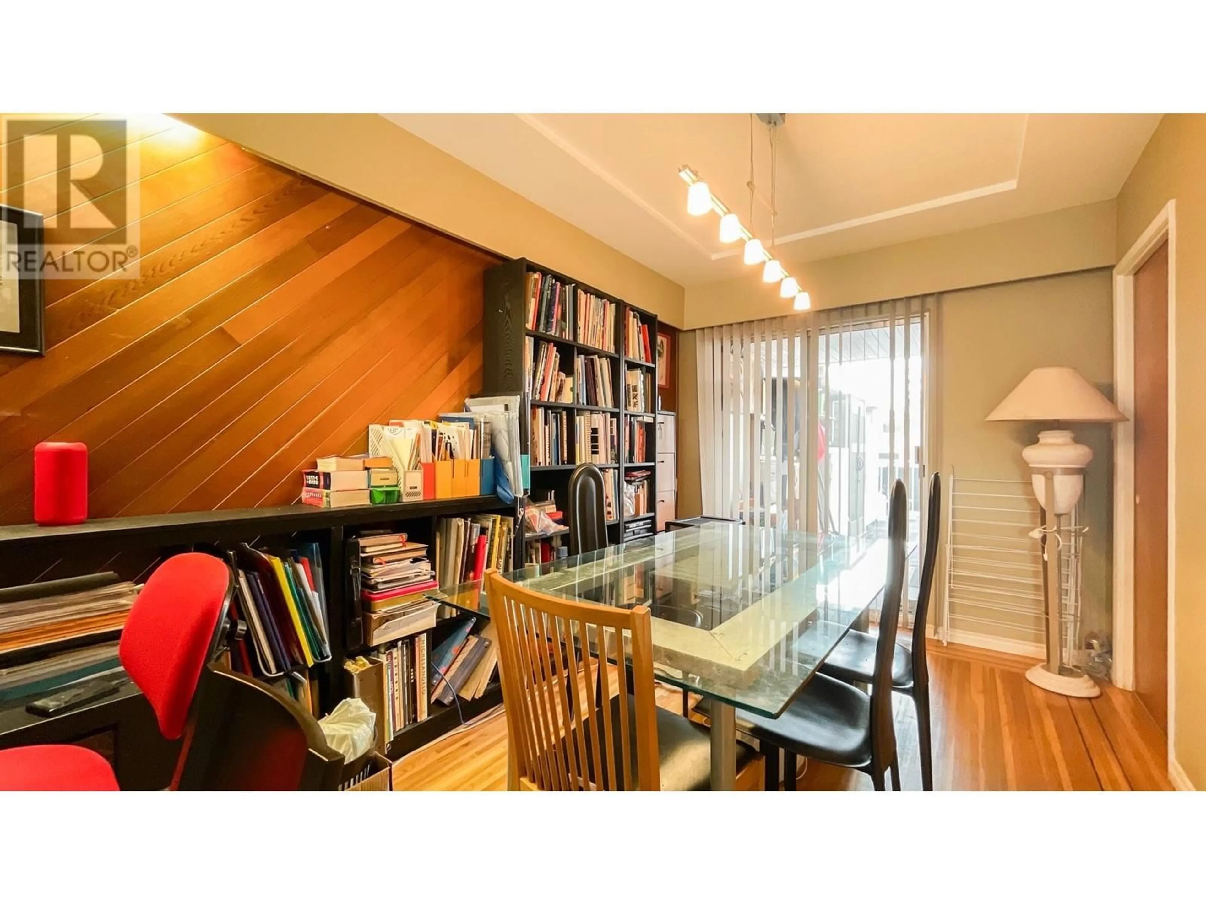 Dining room, wood/laminate floor for 705 W 69TH AVENUE, Vancouver British Columbia V6P2W2