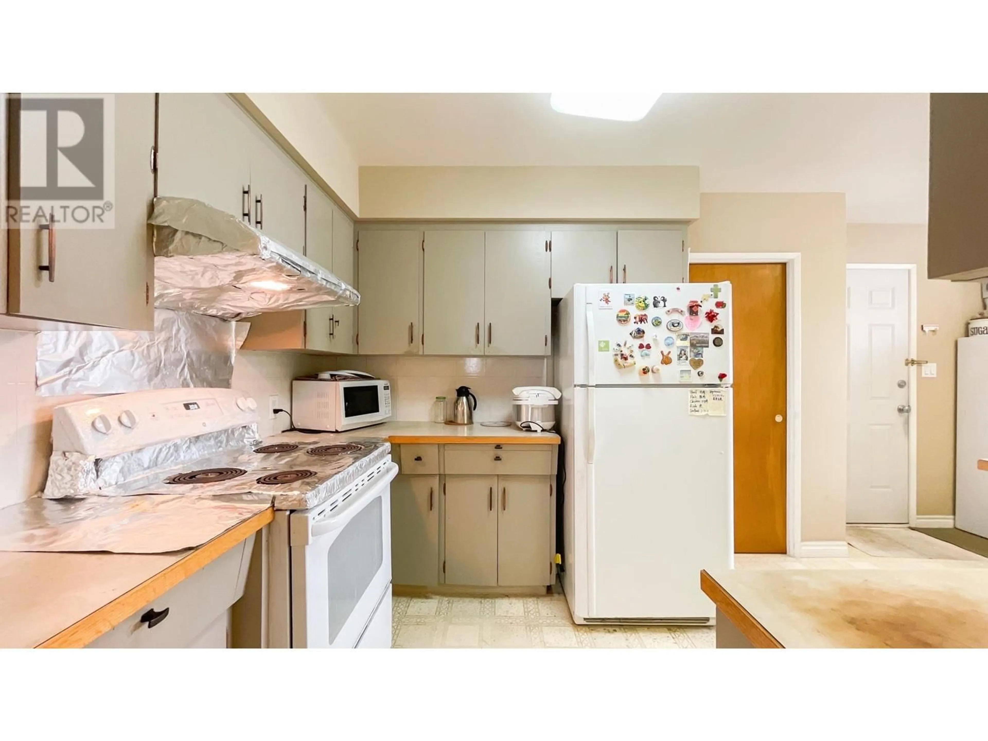 Standard kitchen, unknown for 705 W 69TH AVENUE, Vancouver British Columbia V6P2W2