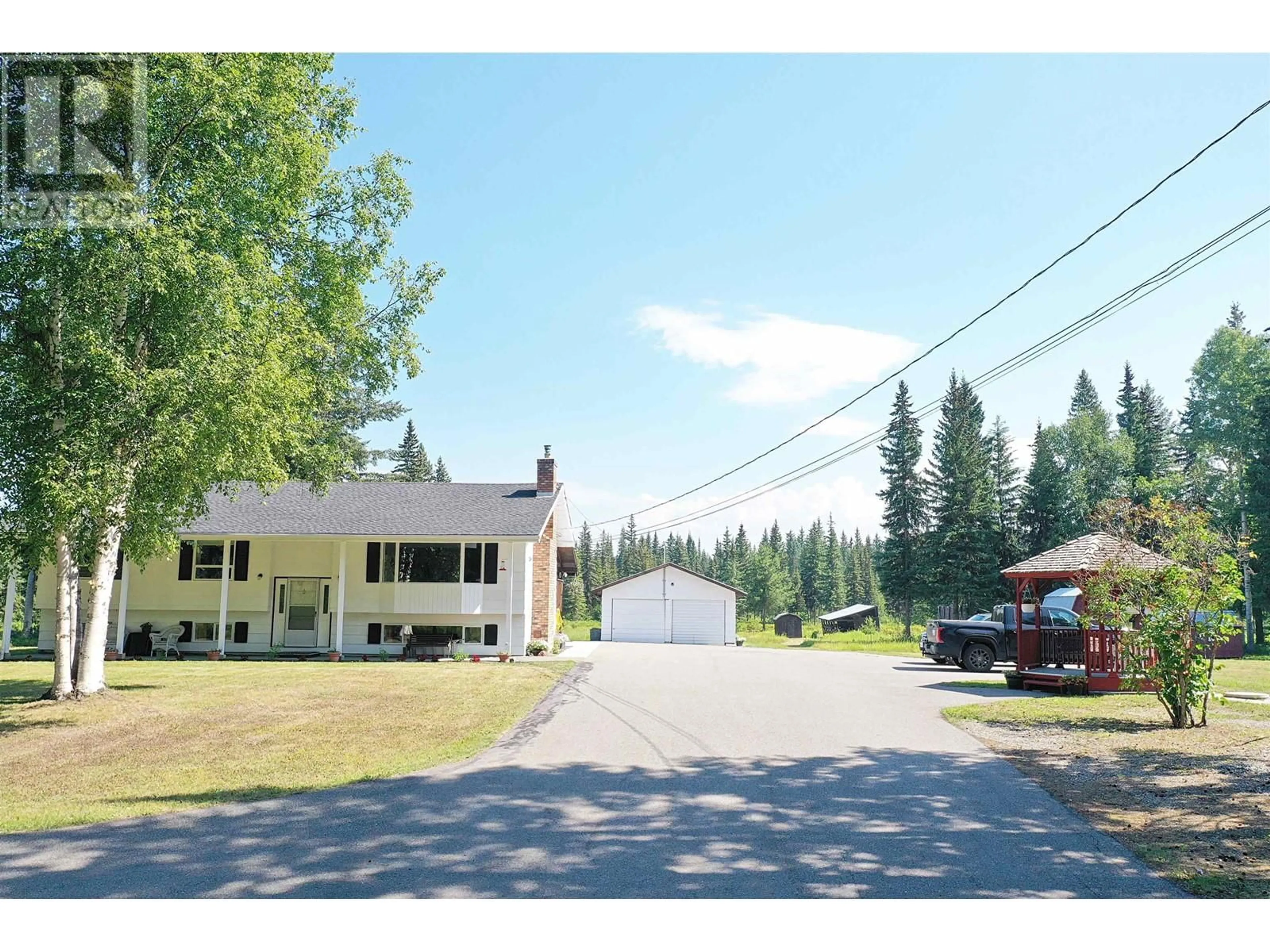 A pic from outside/outdoor area/front of a property/back of a property/a pic from drone, unknown for 4059 AIRD ROAD, Quesnel British Columbia V2J6V8