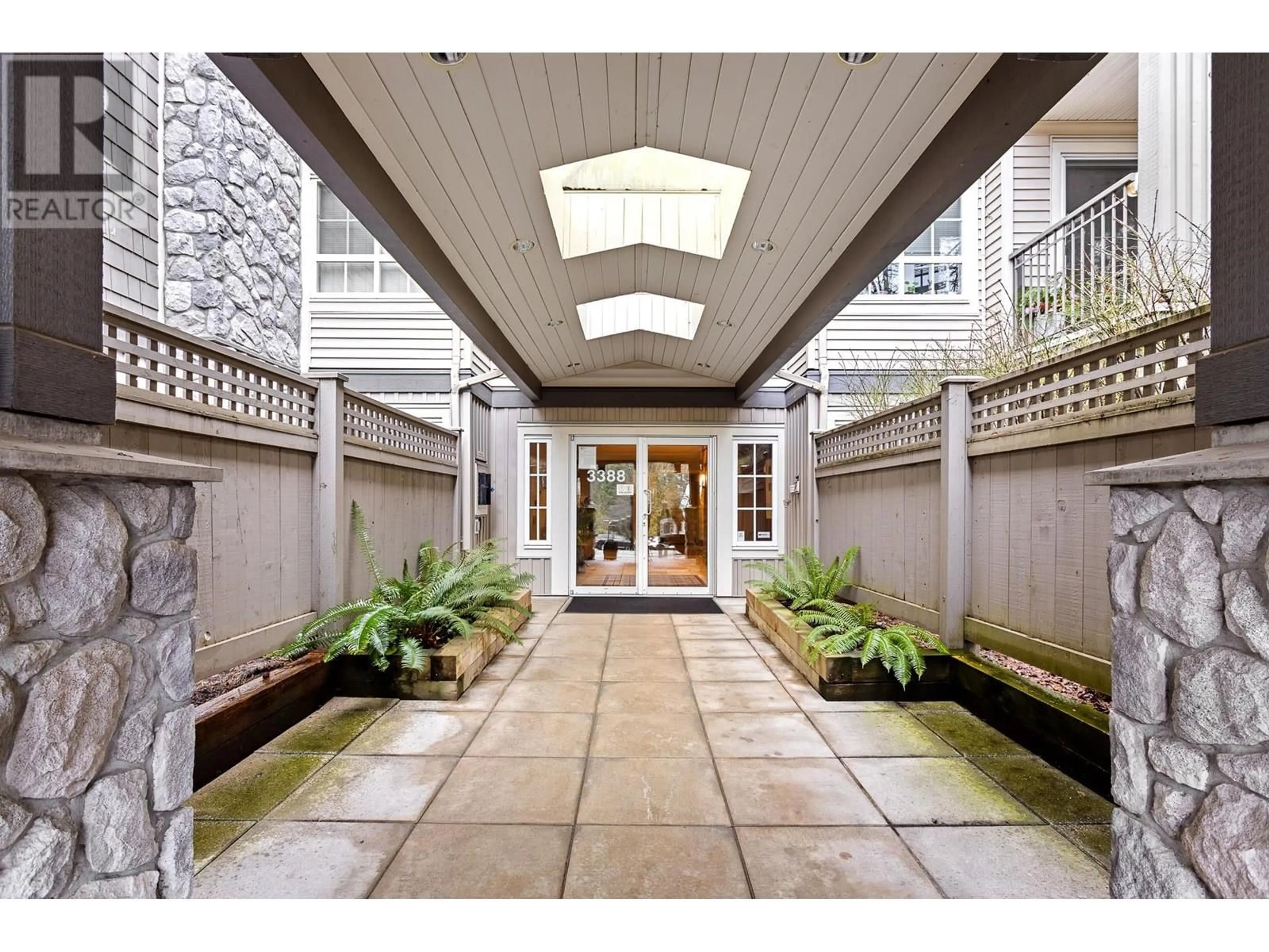 Indoor entryway for 313 - 3388 MORREY COURT, Burnaby British Columbia V3J7Y5