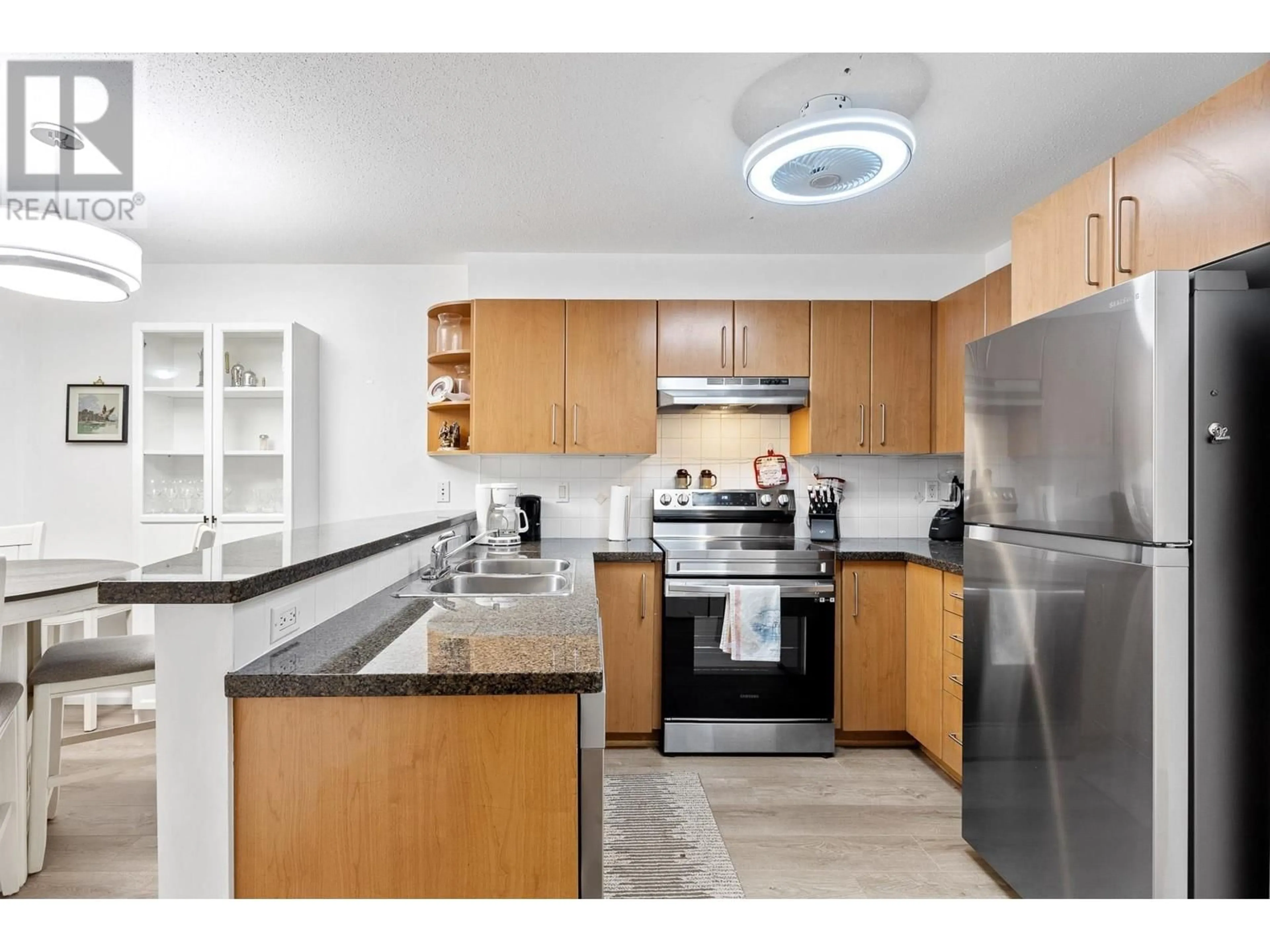 Standard kitchen, unknown for 313 3388 MORREY COURT, Burnaby British Columbia V3J7Y5