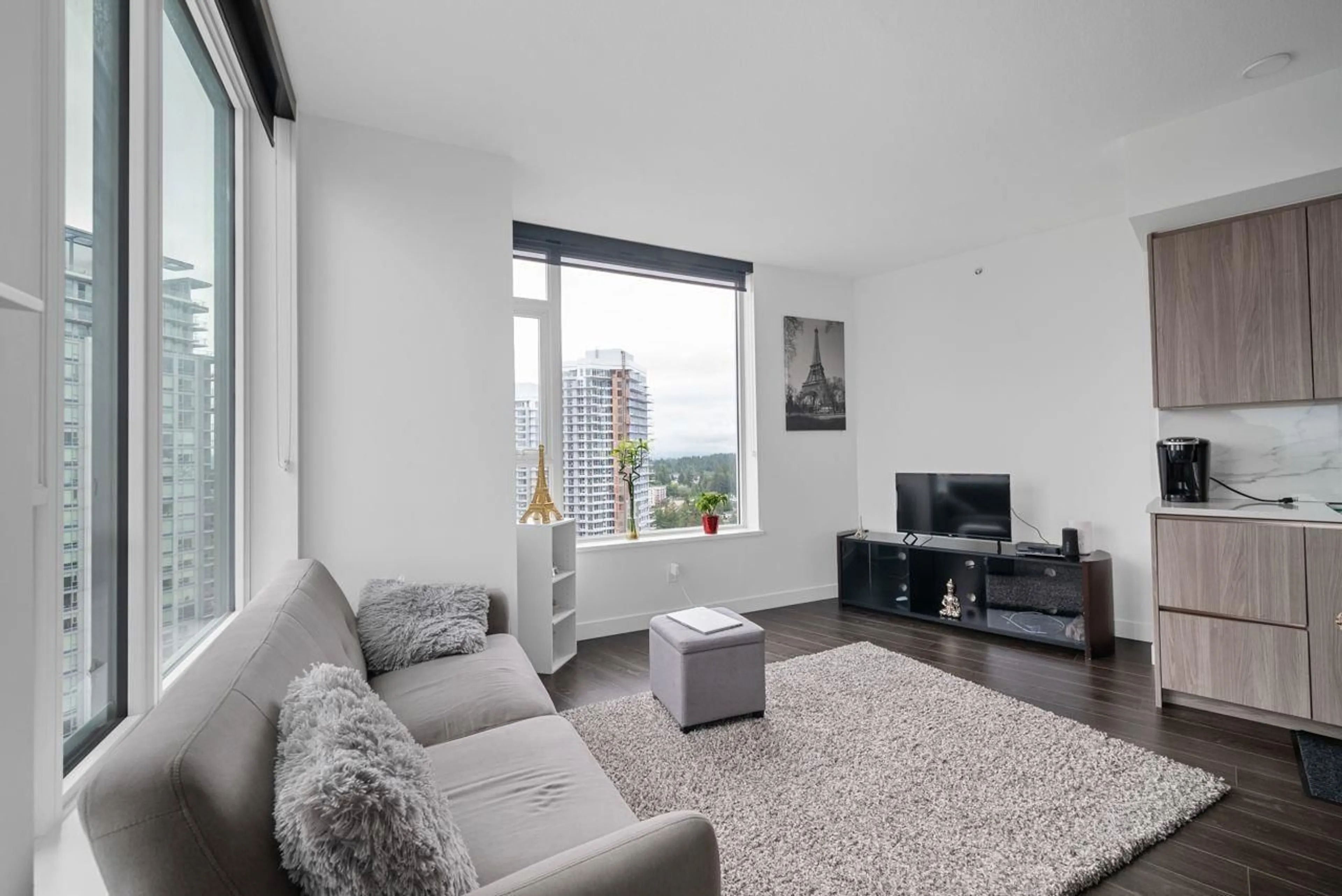 Living room with furniture, unknown for 3004 - 9887 WHALLEY, Surrey British Columbia V3T0P4