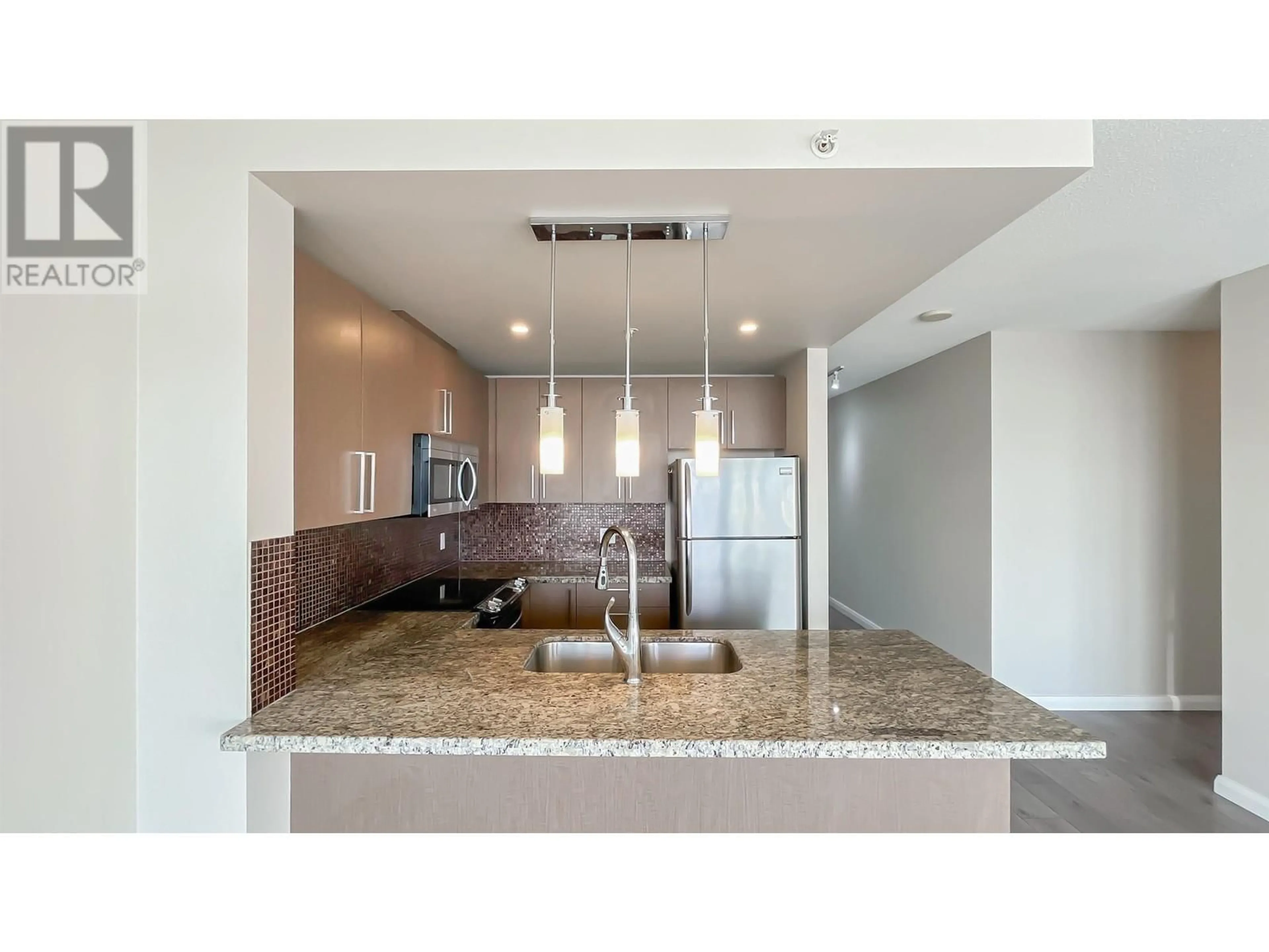 Open concept kitchen, ceramic/tile floor for 3202 888 CARNARVON STREET, New Westminster British Columbia V3M0C6