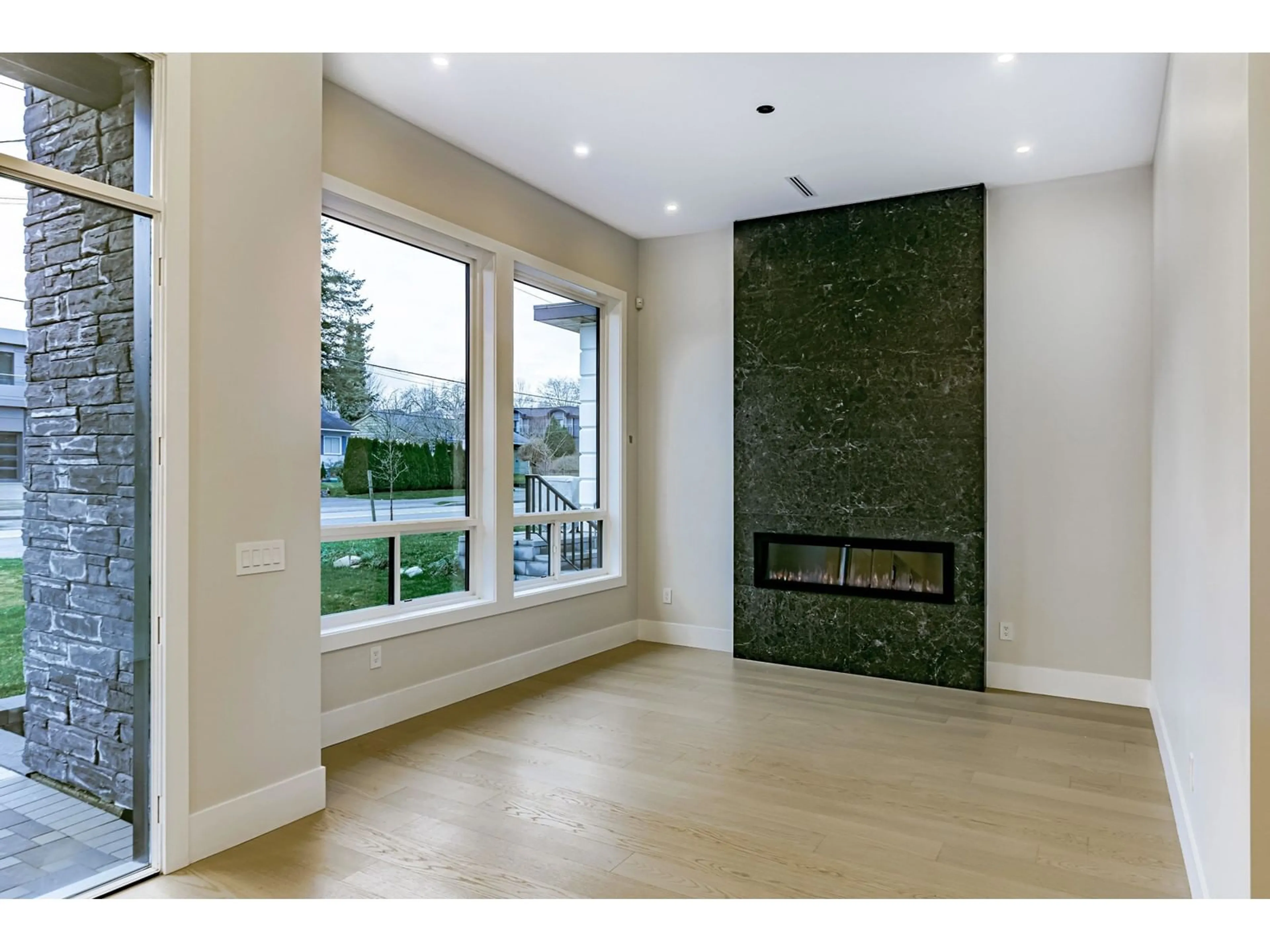 A pic of a room for 1272 160, Surrey British Columbia V4A7T7