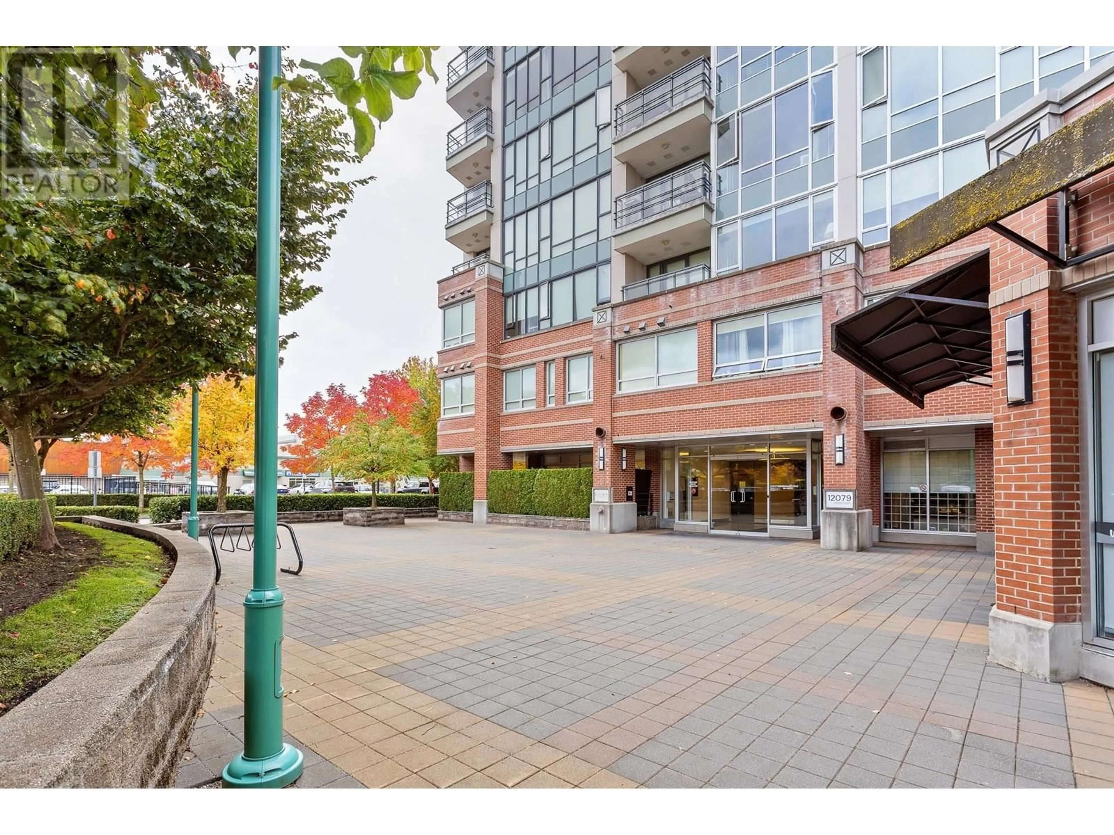 Patio, street for 1005 12079 HARRIS ROAD, Pitt Meadows British Columbia V3Y0C7