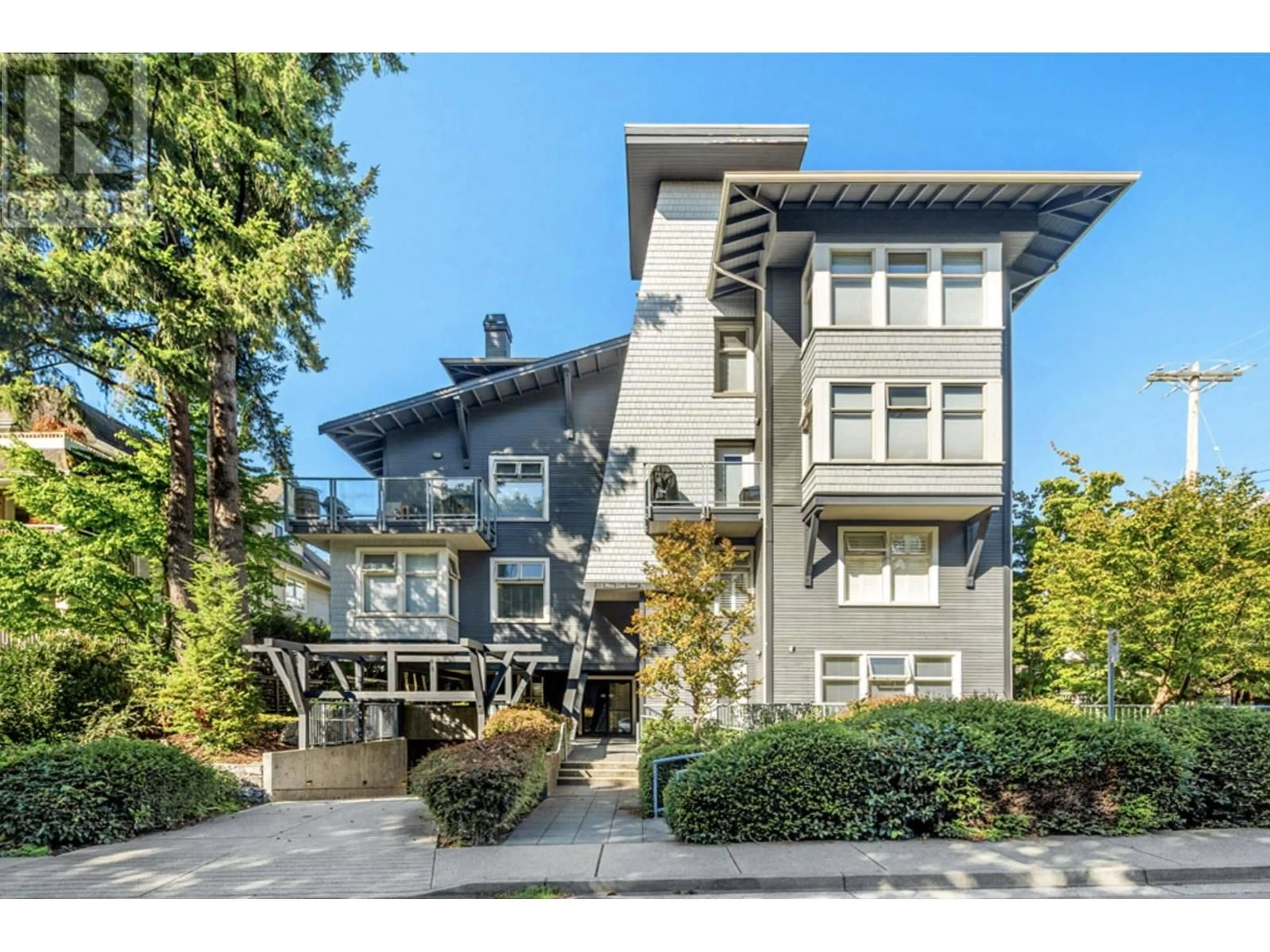 Unknown for 302 118 W 22ND STREET, North Vancouver British Columbia V7M1Z9