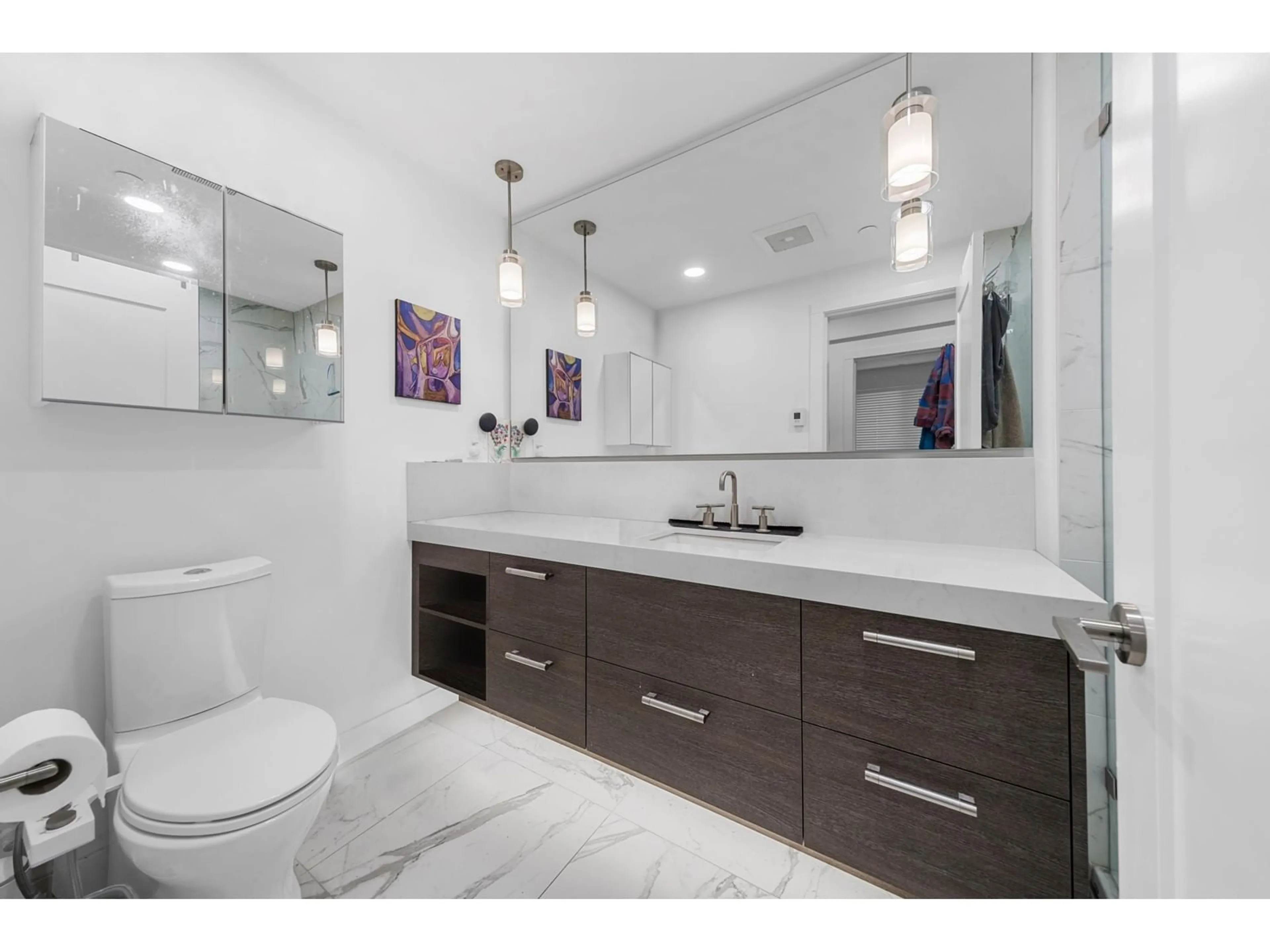 Contemporary bathroom, ceramic/tile floor for 107 33540 MAYFAIR AVENUE, Abbotsford British Columbia V2S0J3