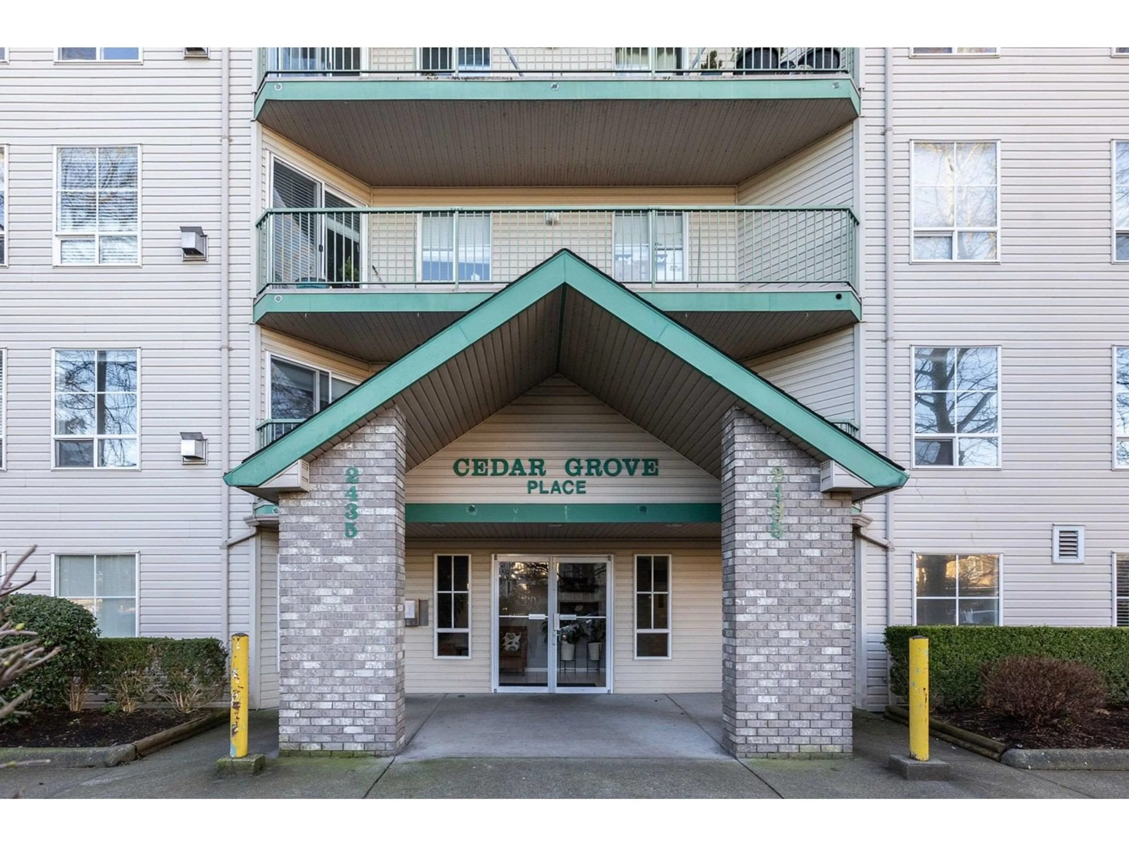 Indoor foyer for 209 - 2435 CENTER, Abbotsford British Columbia V2T2N4