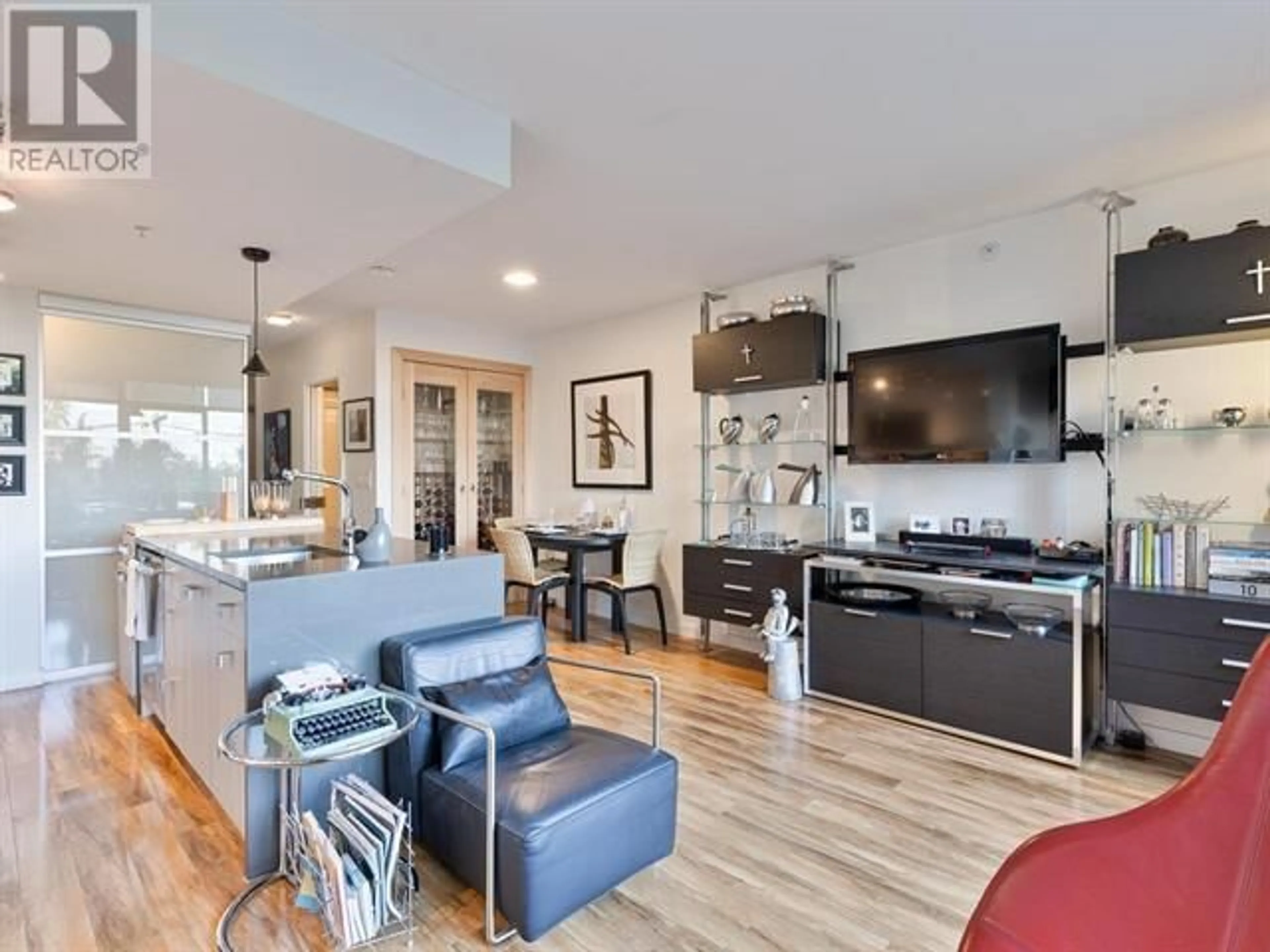 Open concept kitchen, unknown for 223 289 E 6TH AVENUE, Vancouver British Columbia V5T0E9