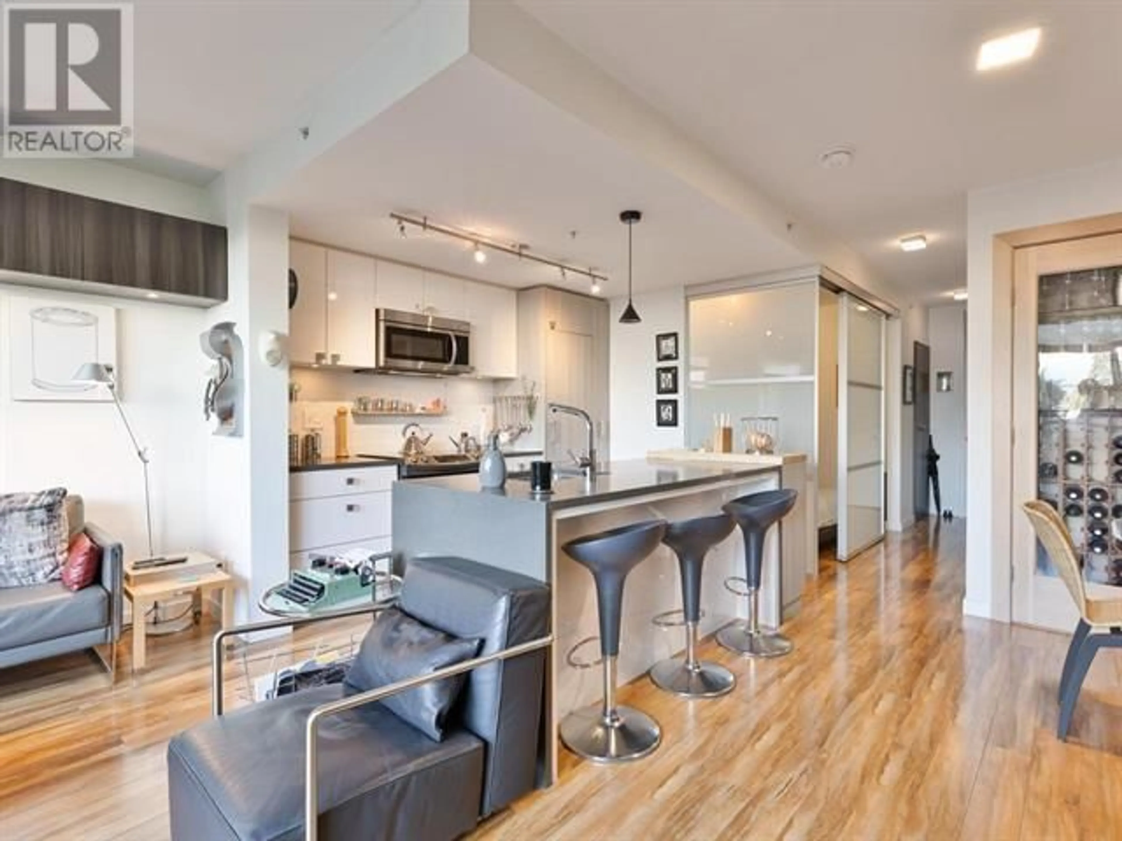 Open concept kitchen, unknown for 223 289 E 6TH AVENUE, Vancouver British Columbia V5T0E9