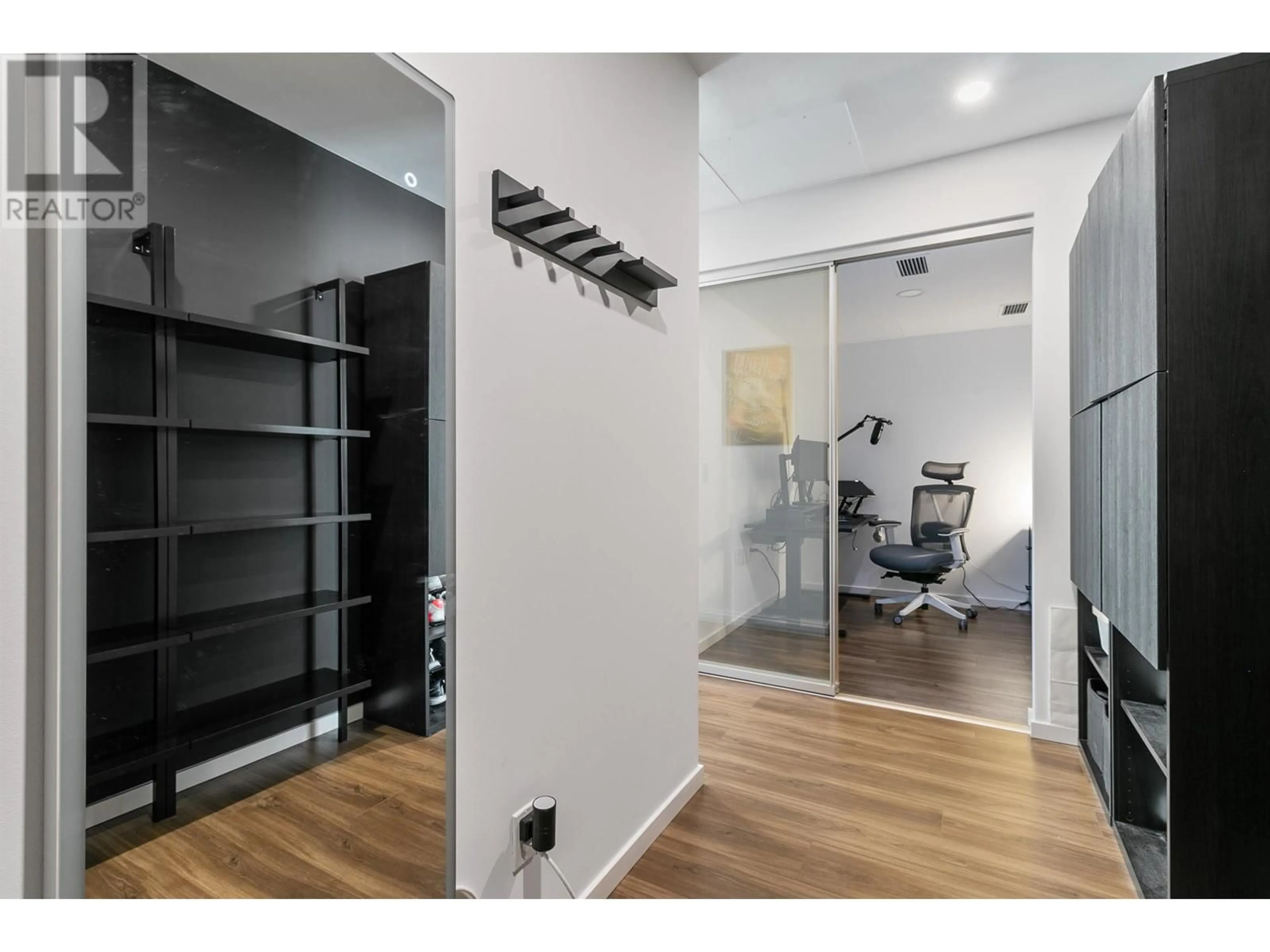 Storage room or clothes room or walk-in closet for 610 - 1888 GILMORE AVENUE, Burnaby British Columbia V5C0L2