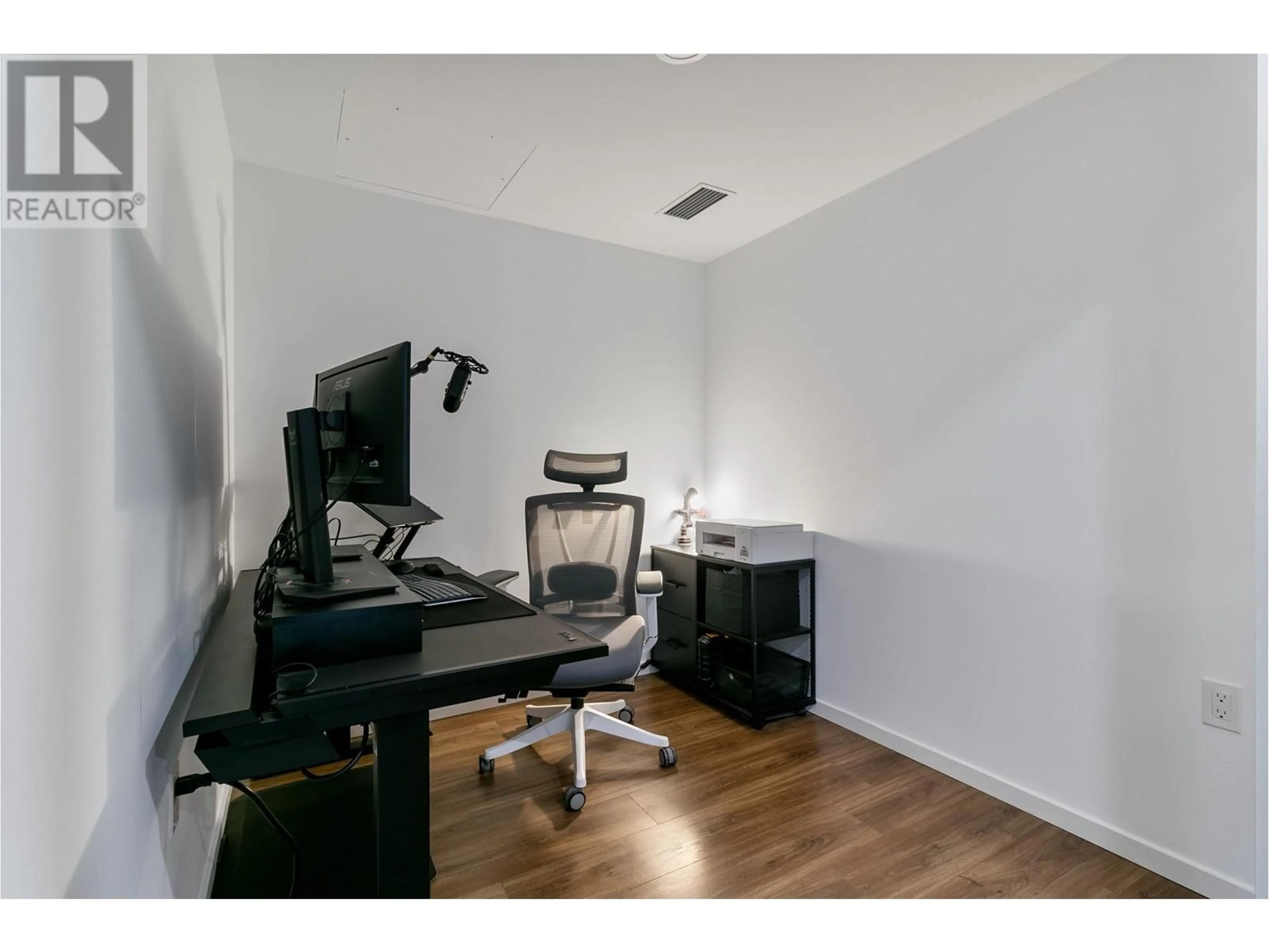 A pic of a room for 610 - 1888 GILMORE AVENUE, Burnaby British Columbia V5C0L2