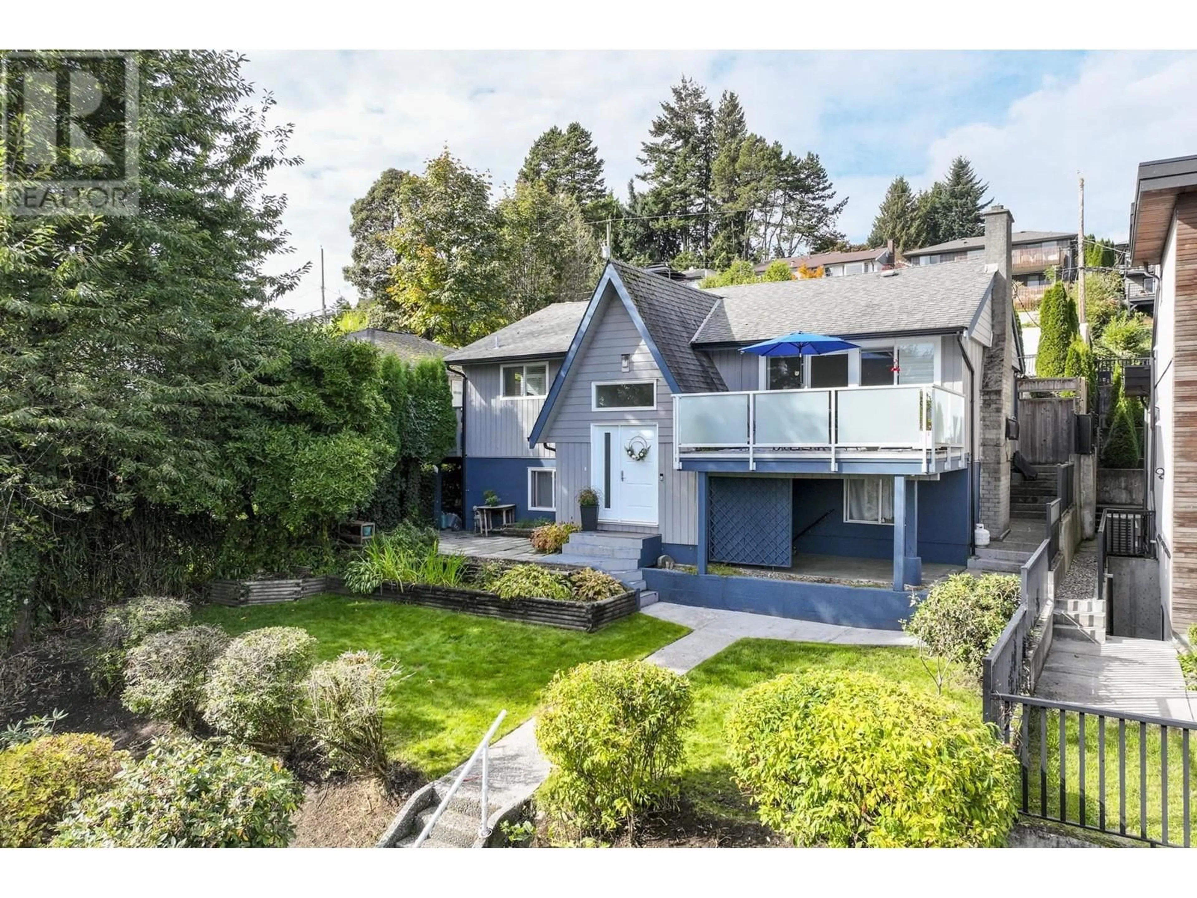 A pic from outside/outdoor area/front of a property/back of a property/a pic from drone, street for 1162 SHAVINGTON STREET, North Vancouver British Columbia V7L1K9