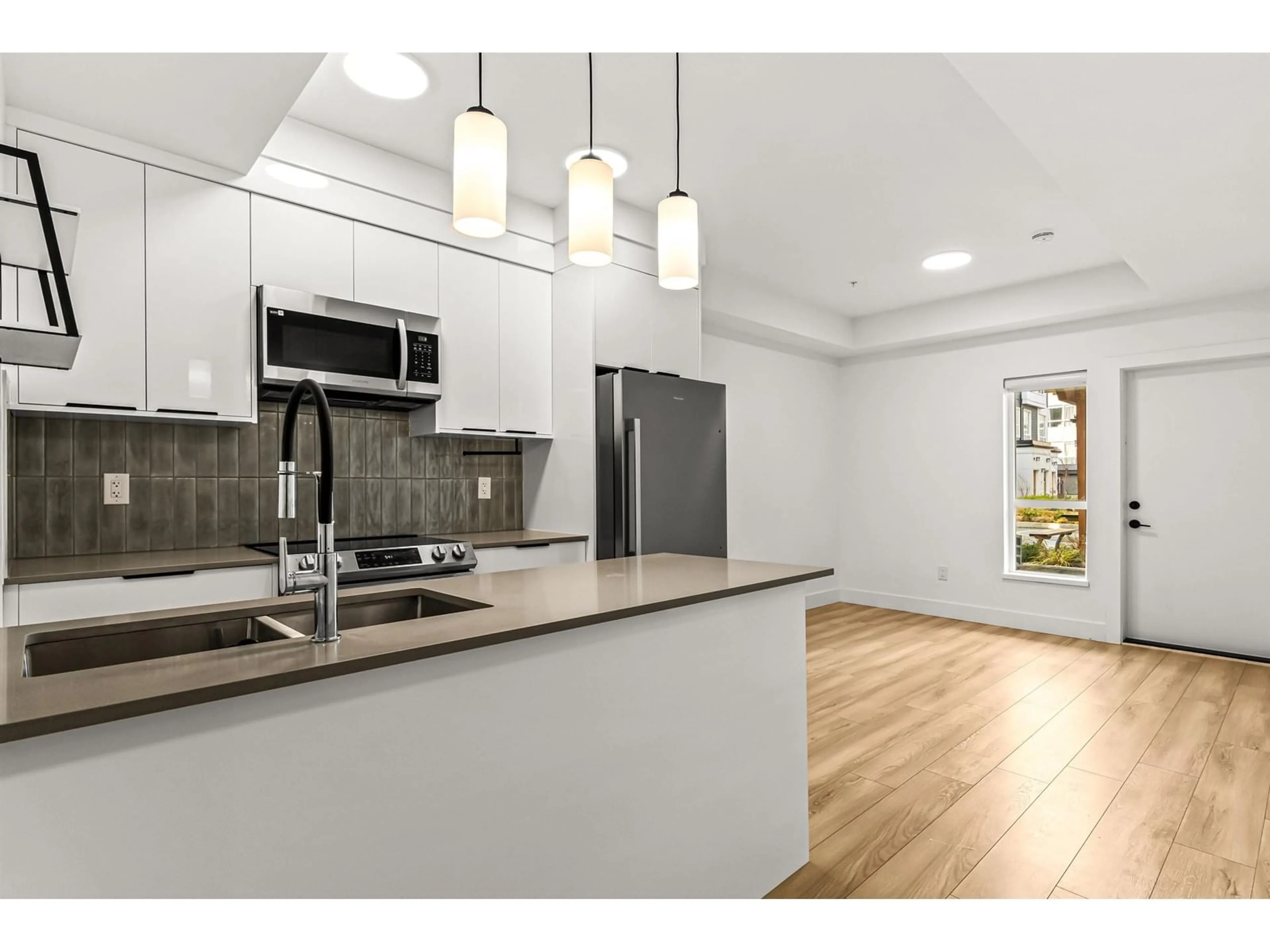 Open concept kitchen, unknown for 21 18855 72 AVENUE, Surrey British Columbia V4N6X2