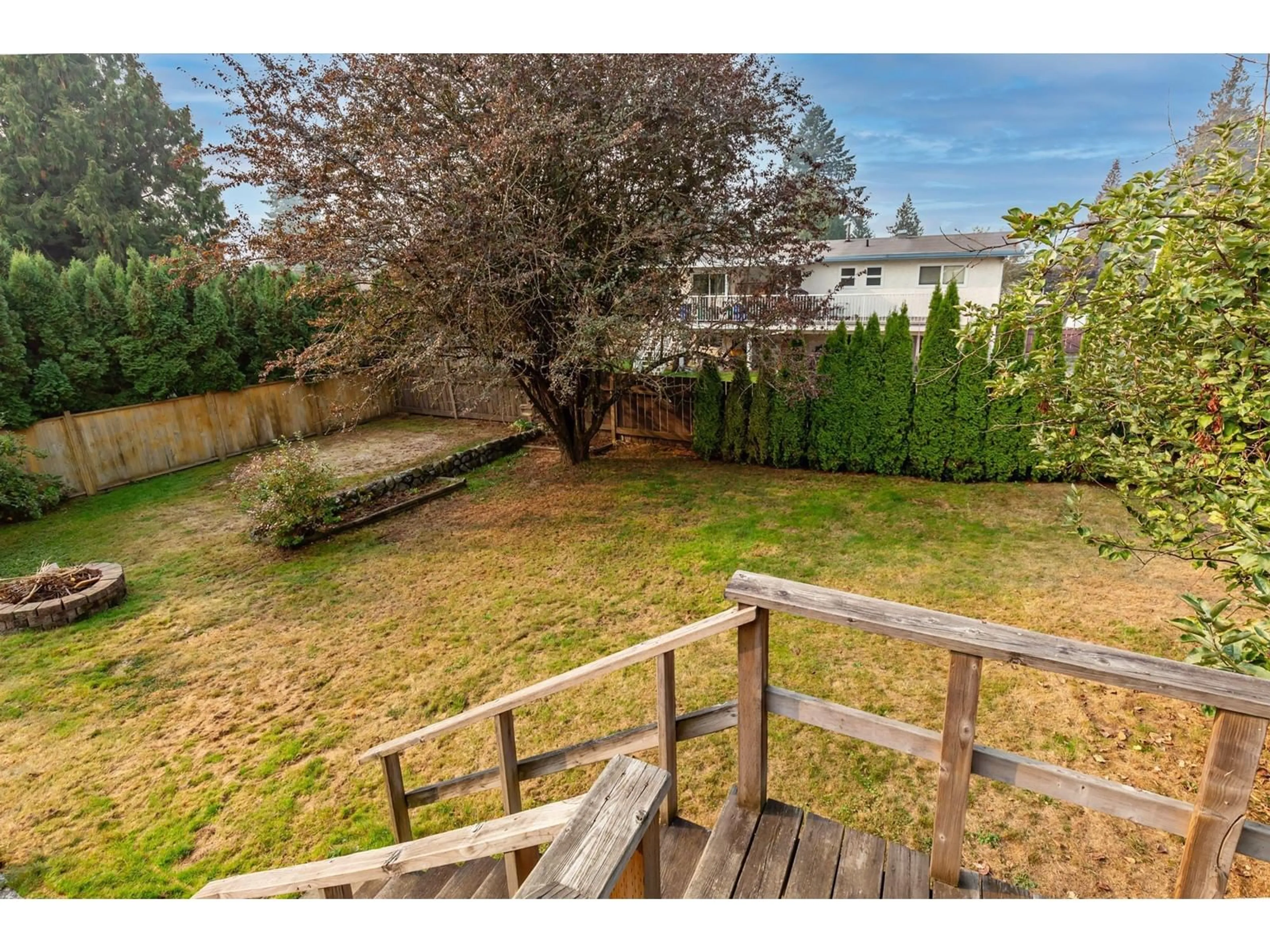 A pic from outside/outdoor area/front of a property/back of a property/a pic from drone, water/lake/river/ocean view for 7659 WREN STREET, Mission British Columbia V2V3C2