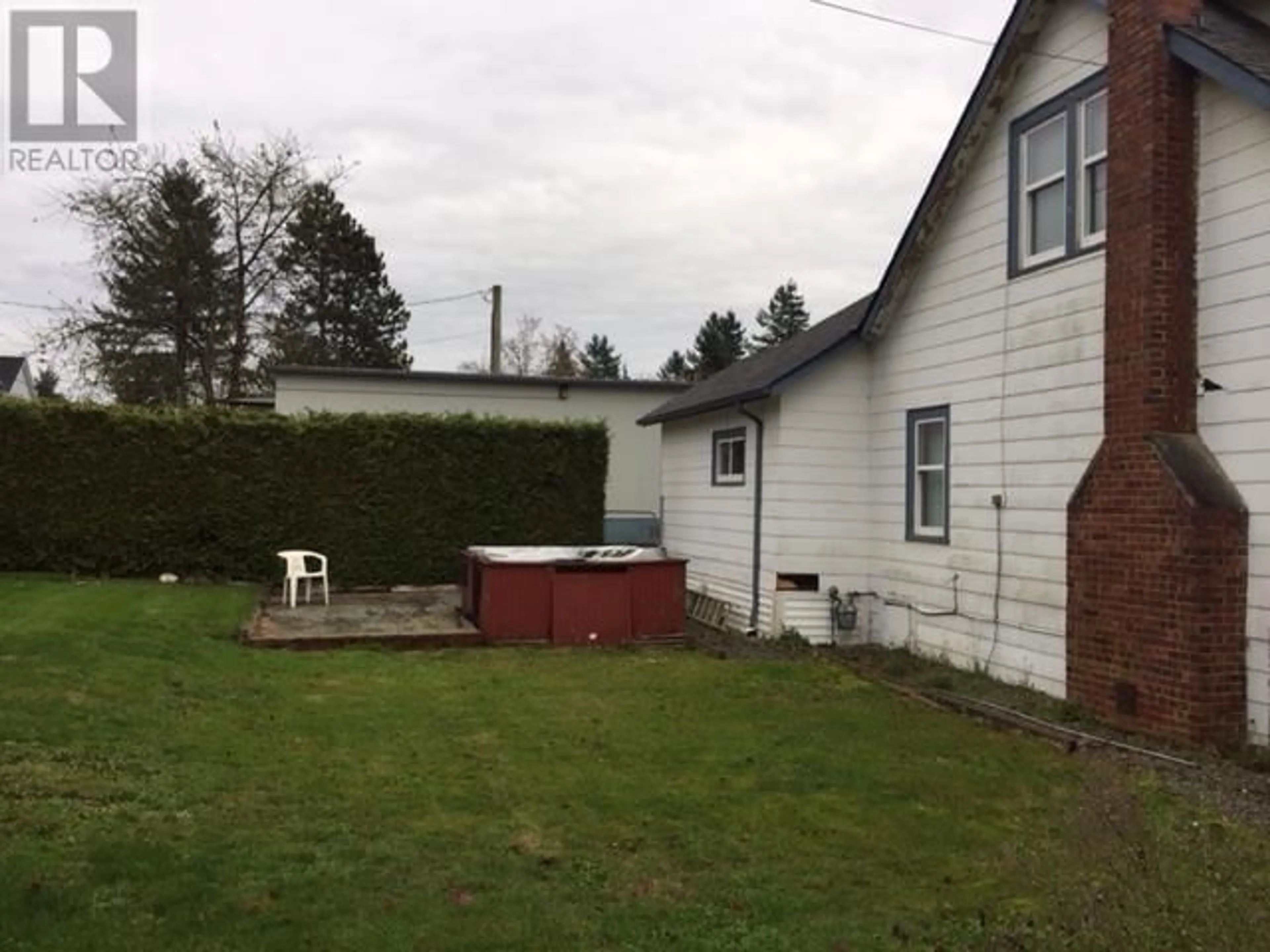 A pic from outside/outdoor area/front of a property/back of a property/a pic from drone, building for 11240 206 STREET, Maple Ridge British Columbia V2X1T2