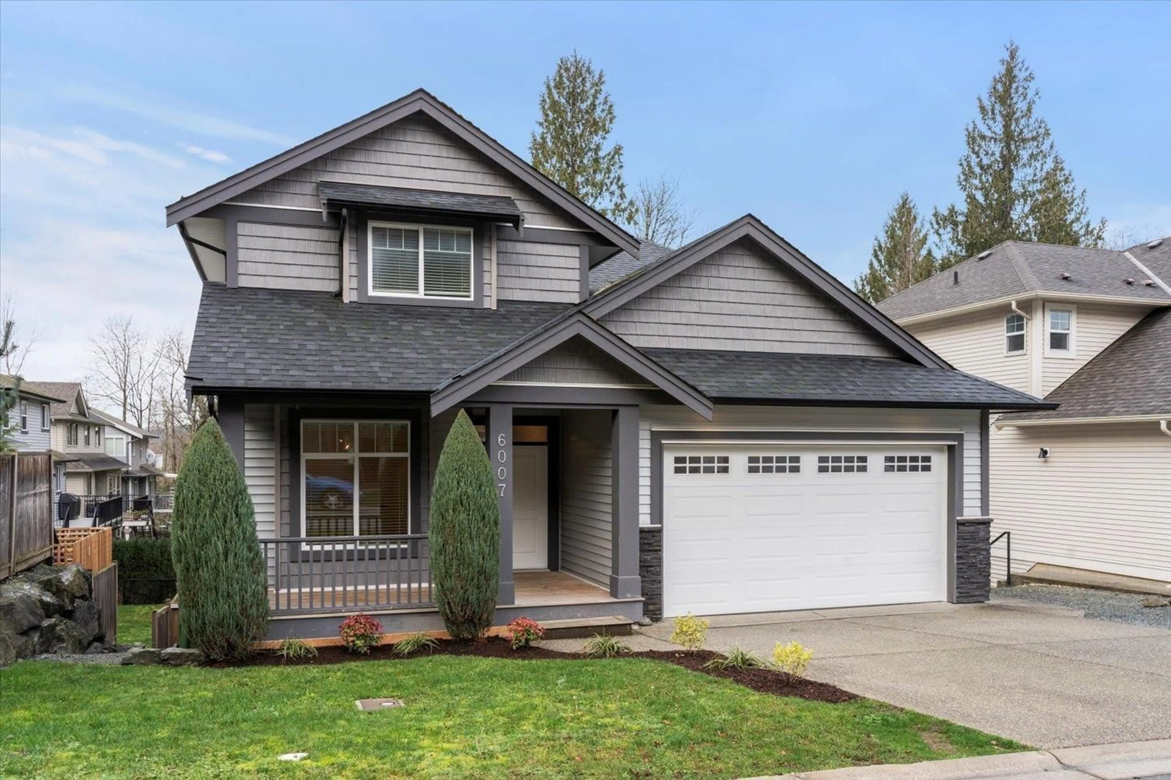 Home with vinyl exterior material, street for 6007 REXFORD DRIVE|Promontory, Chilliwack British Columbia V2R0L3