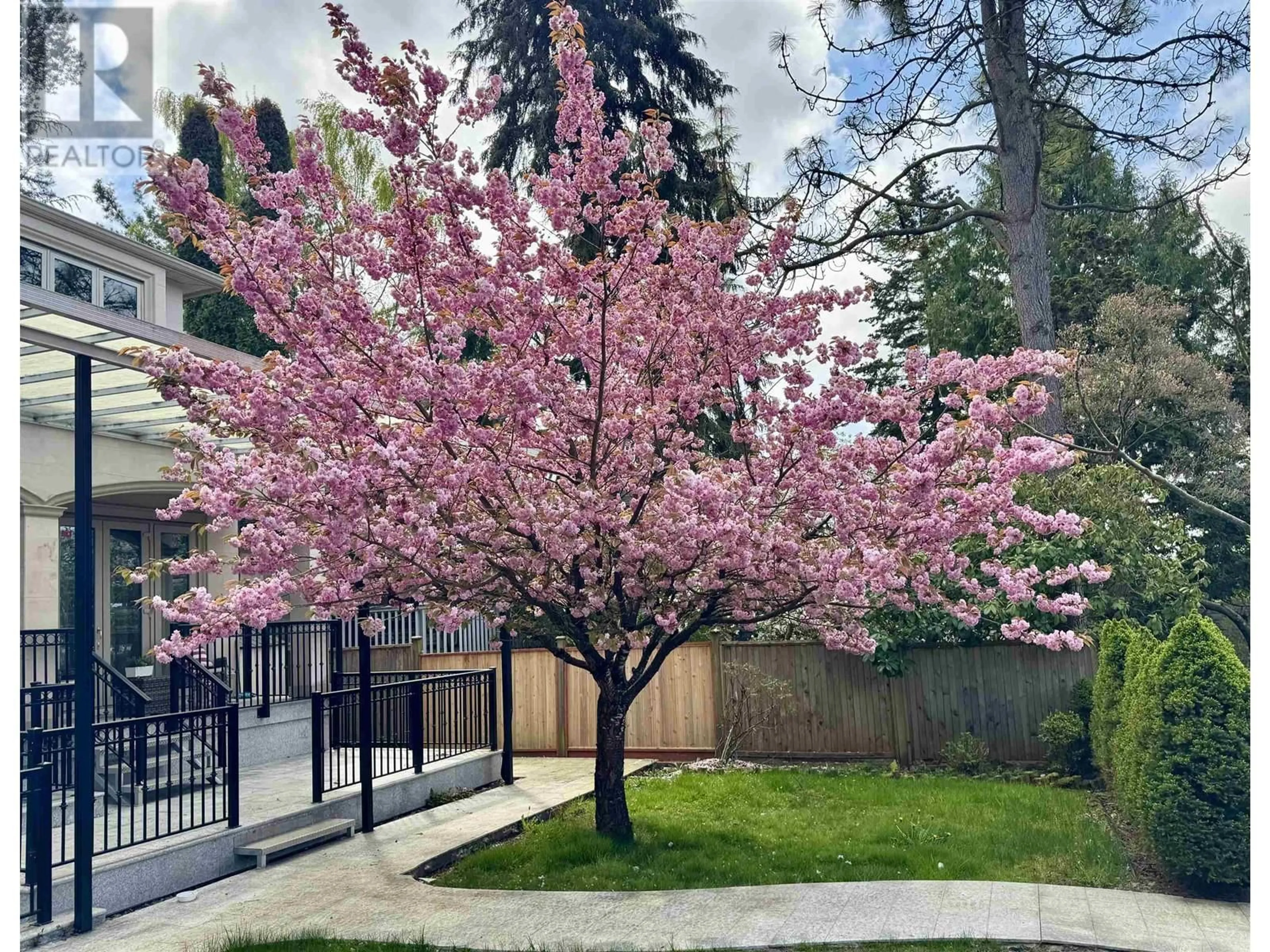 Patio, street for 7165 MAPLE STREET, Vancouver British Columbia V6P5P5