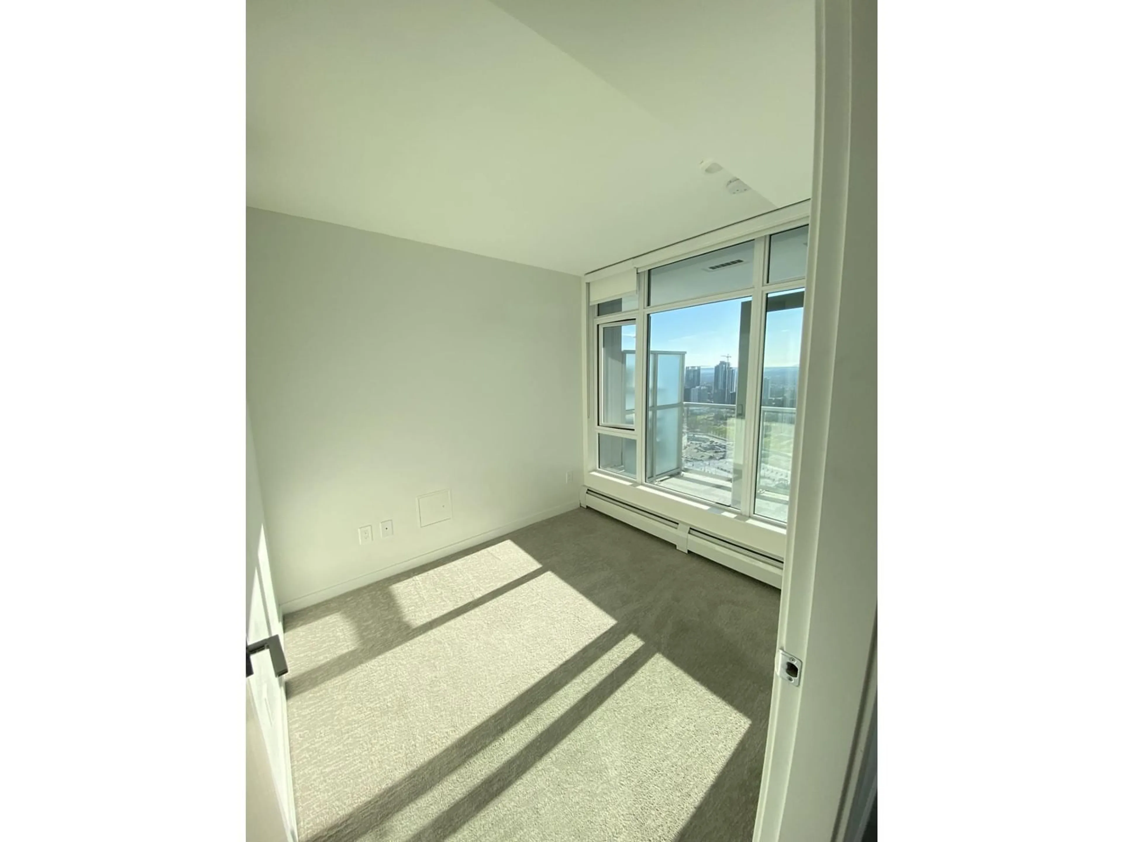 A pic of a room for 3710 - 13350 CENTRAL, Surrey British Columbia V3T0S1