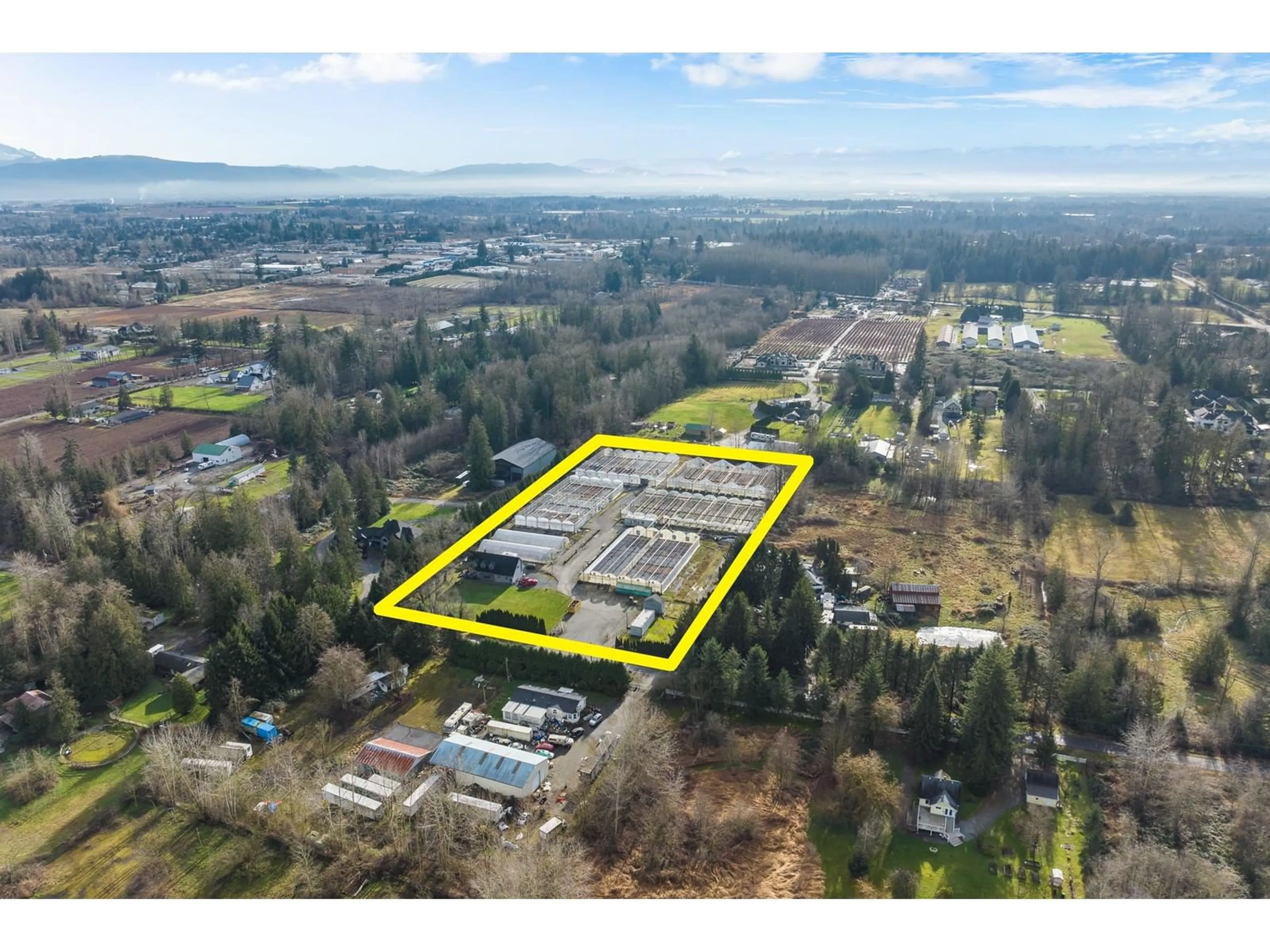 A pic from outside/outdoor area/front of a property/back of a property/a pic from drone, building for 25794 38, Langley British Columbia V4W2R4