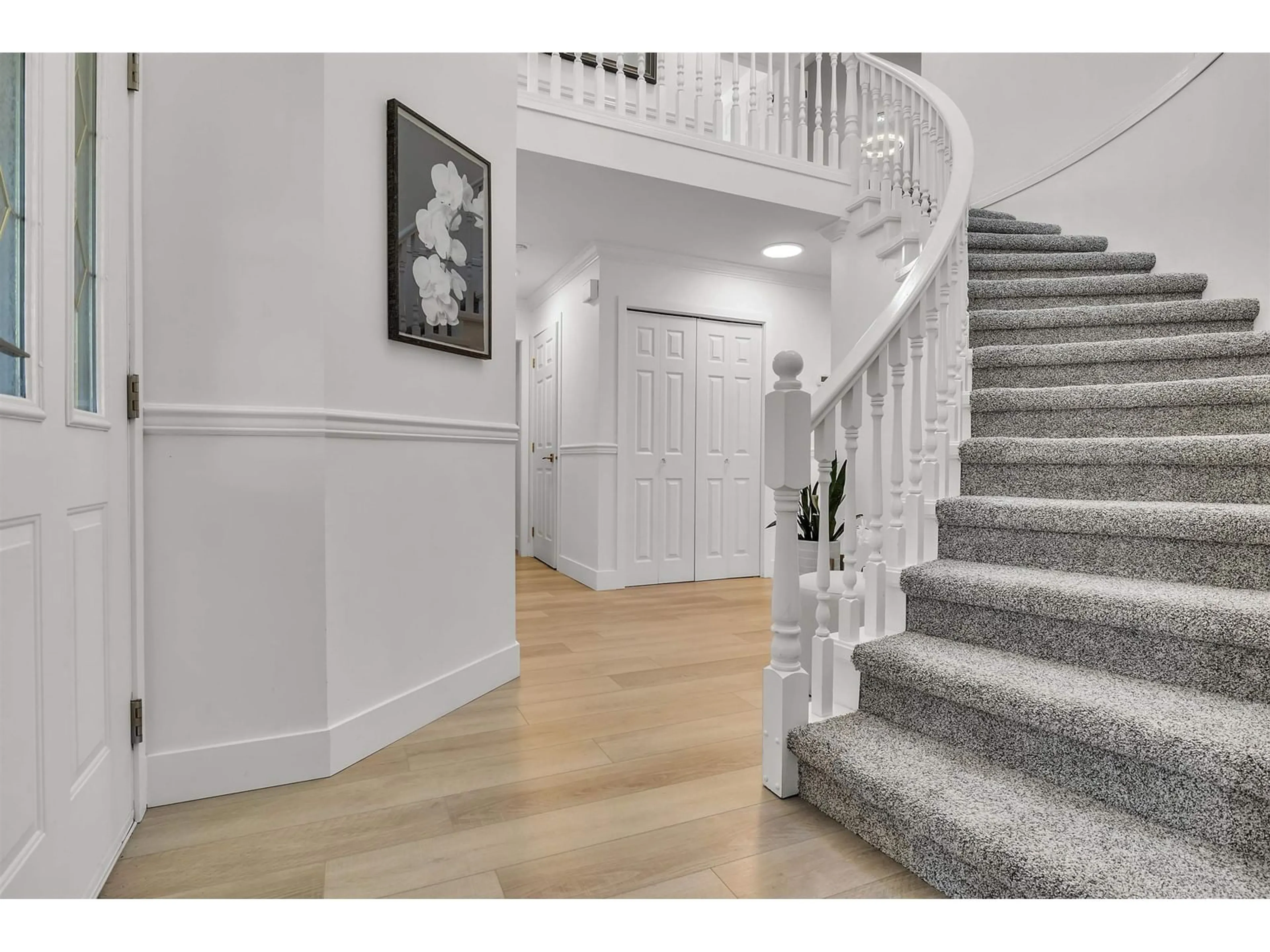 Indoor foyer for 3657 COBBLESTONE DRIVE, Abbotsford British Columbia V2S7J8