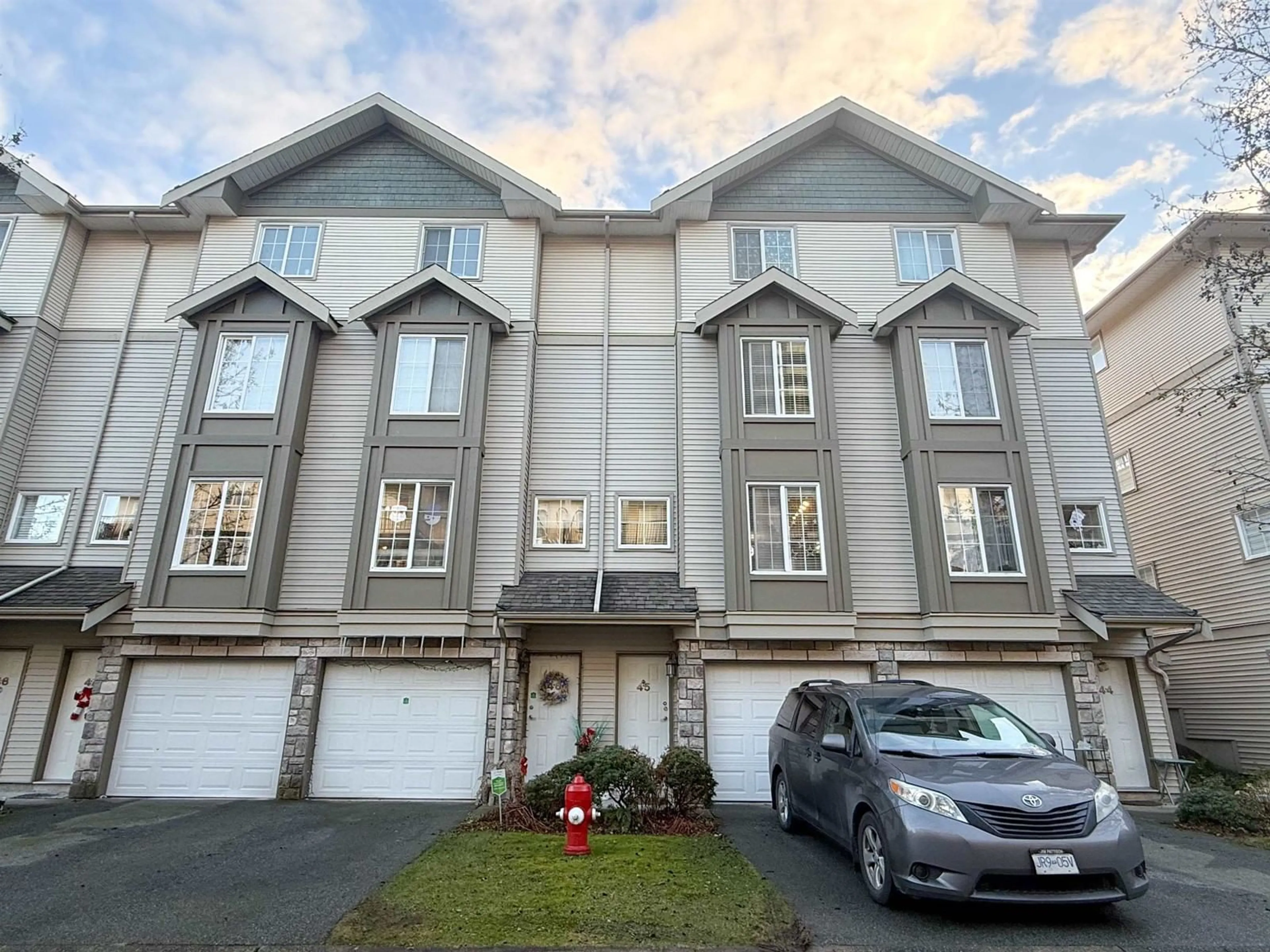 A pic from outside/outdoor area/front of a property/back of a property/a pic from drone, street for 45 14855 100 AVENUE, Surrey British Columbia V3R2W1