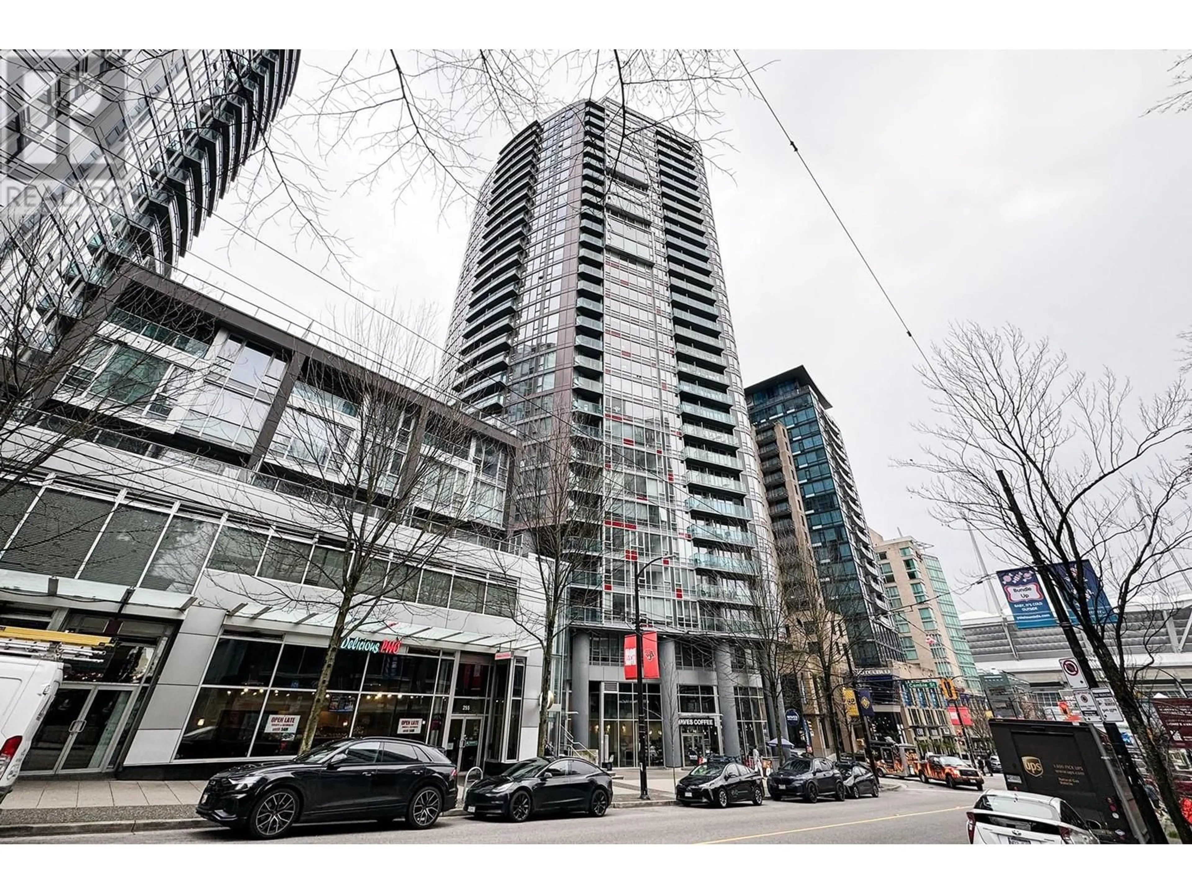 Indoor foyer for 2306 233 ROBSON STREET, Vancouver British Columbia V6B0E8