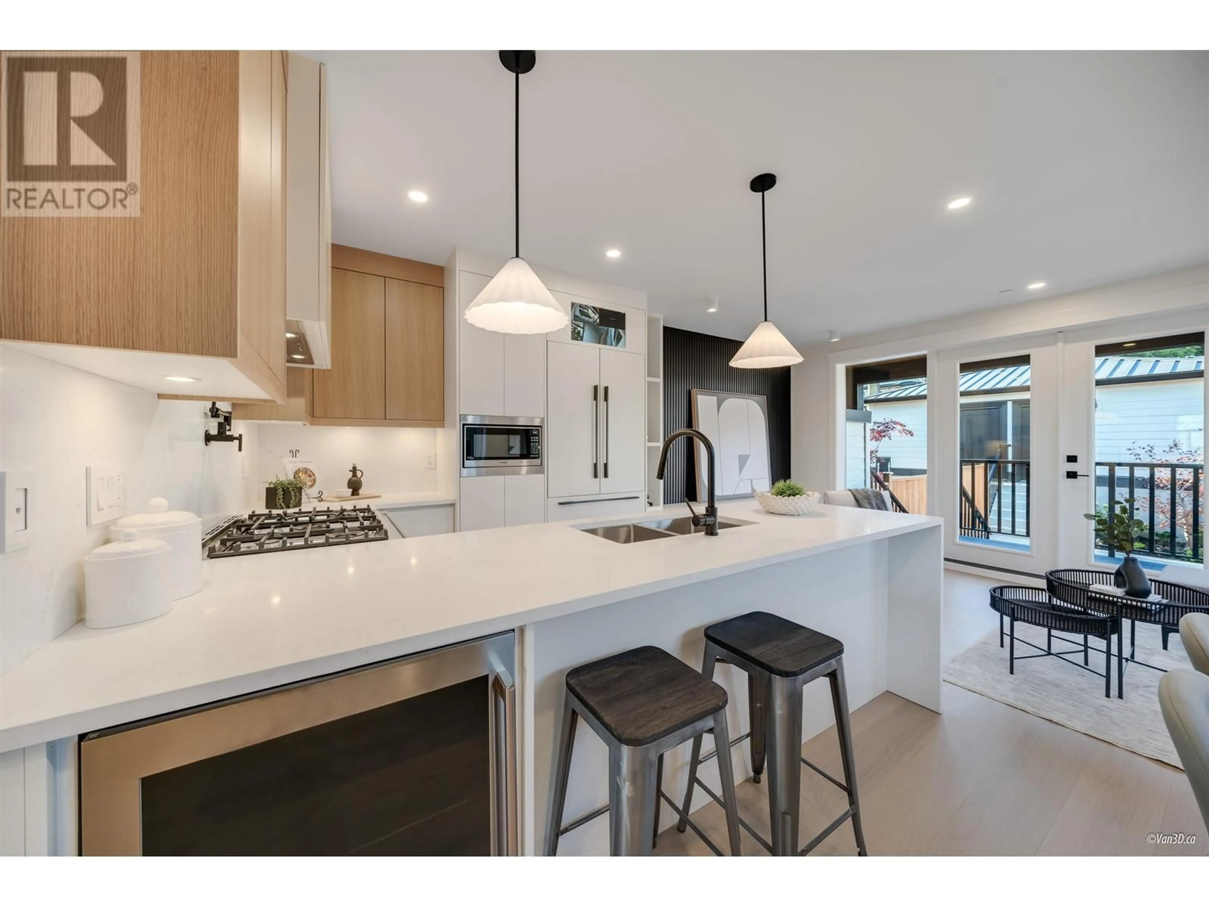 Open concept kitchen, ceramic/tile floor for 1167 E 63RD AVENUE, Vancouver British Columbia V5X2L3