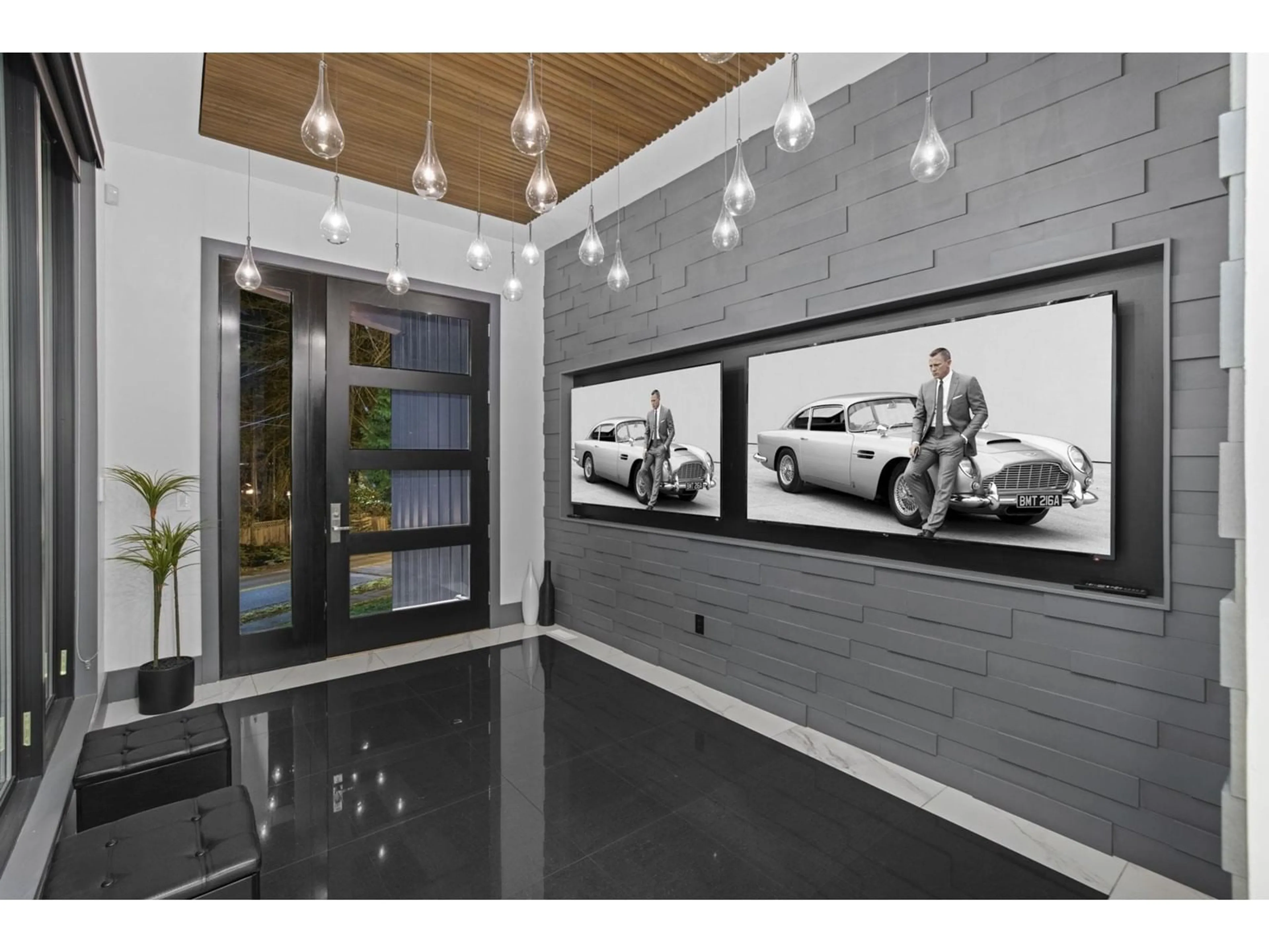 Indoor garage for 1794 OCEAN PARK ROAD, Surrey British Columbia V4A3L9