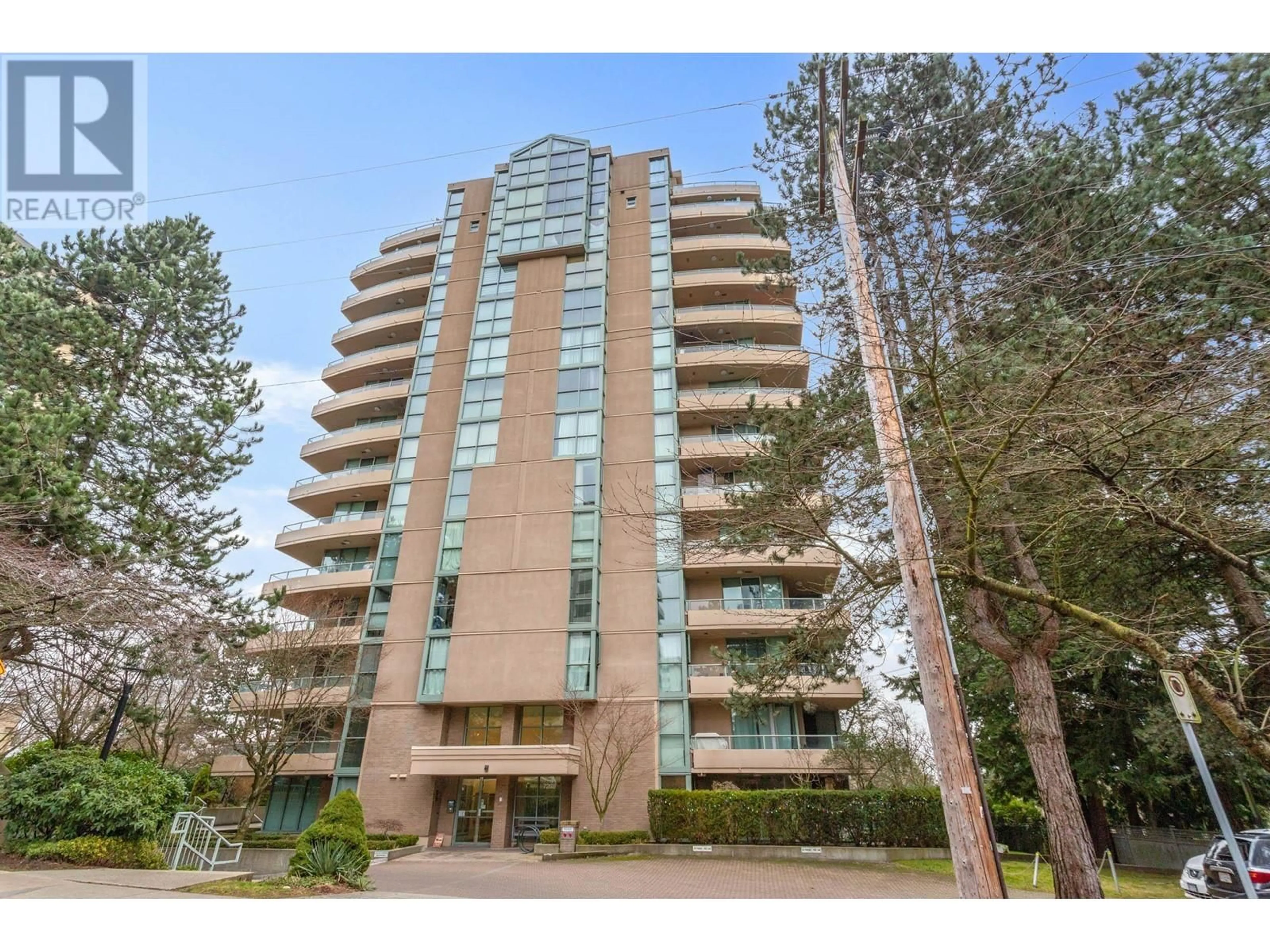 Indoor foyer for 810 7288 ACORN AVENUE, Burnaby British Columbia V5E4H6