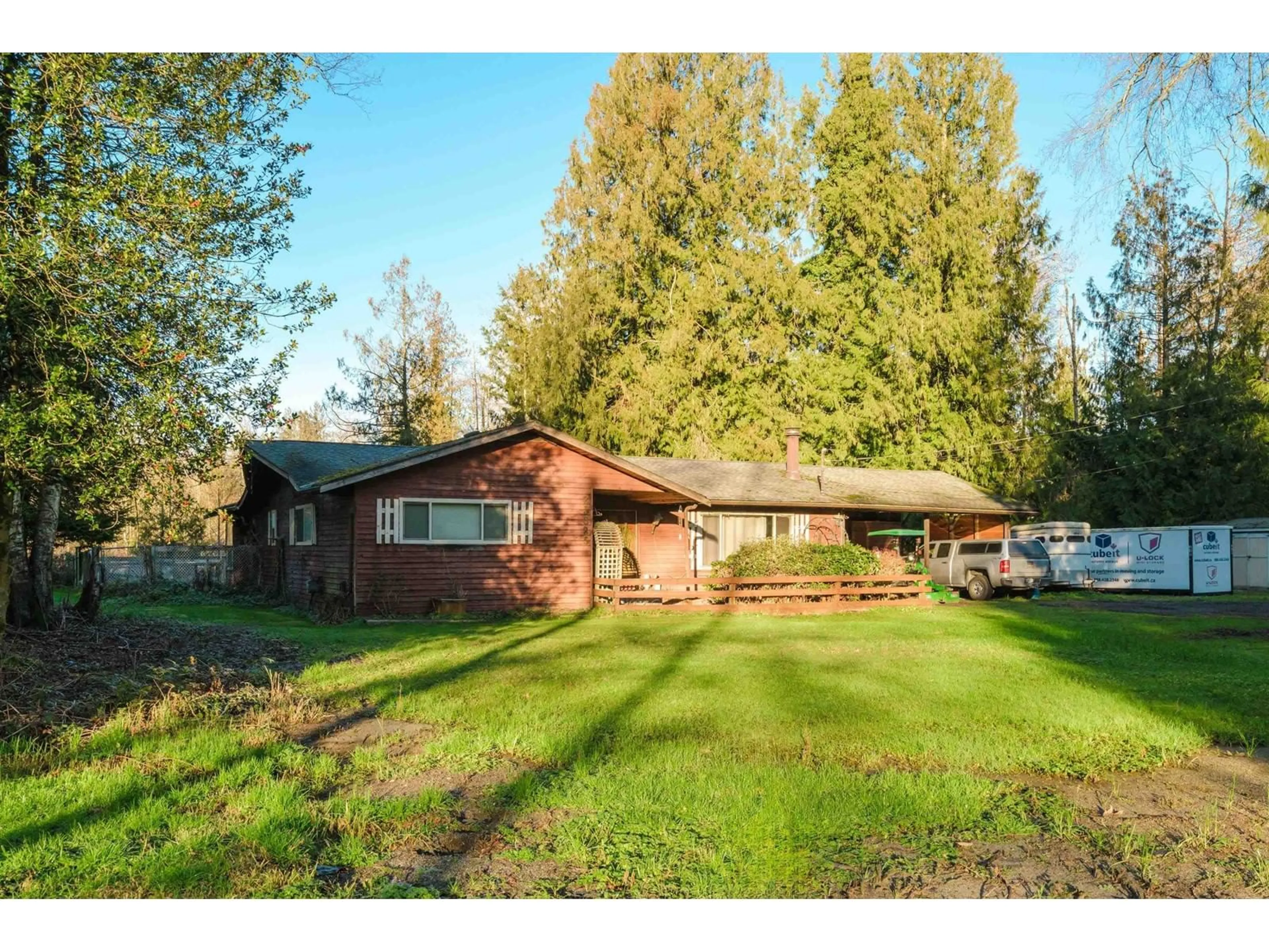 A pic from outside/outdoor area/front of a property/back of a property/a pic from drone, unknown for 25825 38 AVENUE, Langley British Columbia V4W2R4