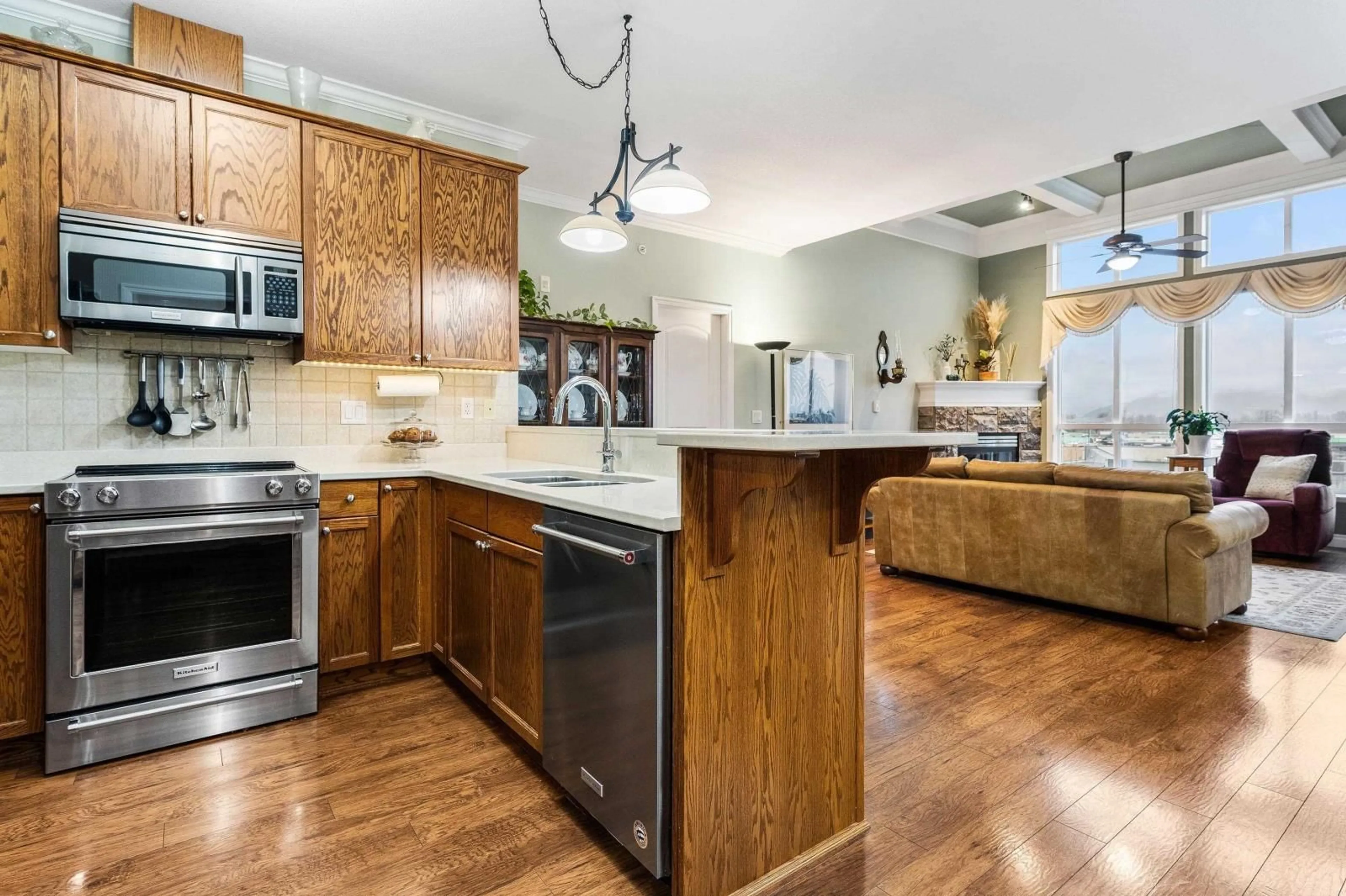 Open concept kitchen, unknown for 407 45645 KNIGHT ROAD|Sardis West Vedder, Chilliwack British Columbia V2R0B1