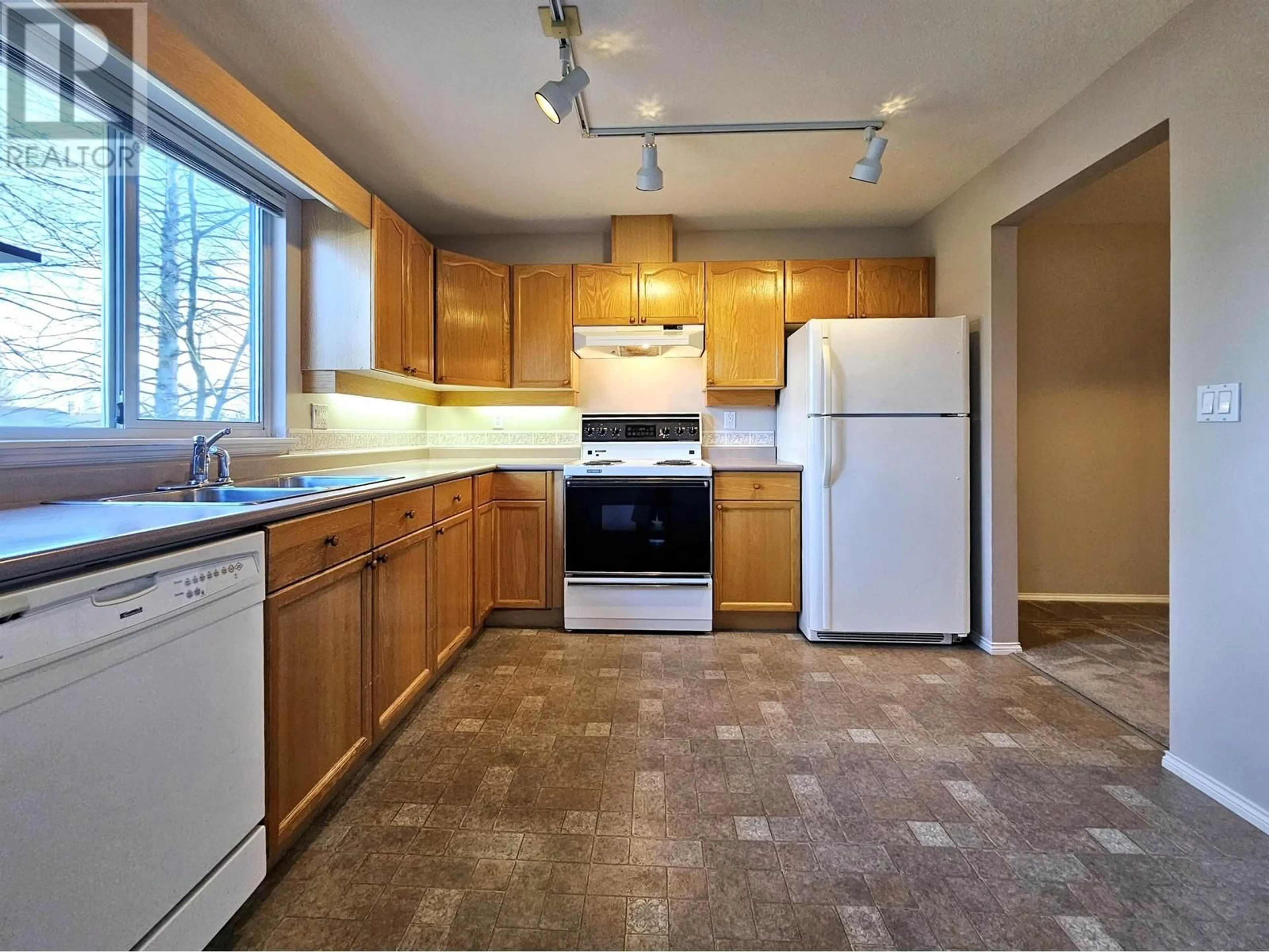 Standard kitchen, unknown for 110 9260 NO. 2 ROAD, Richmond British Columbia V7E2C8