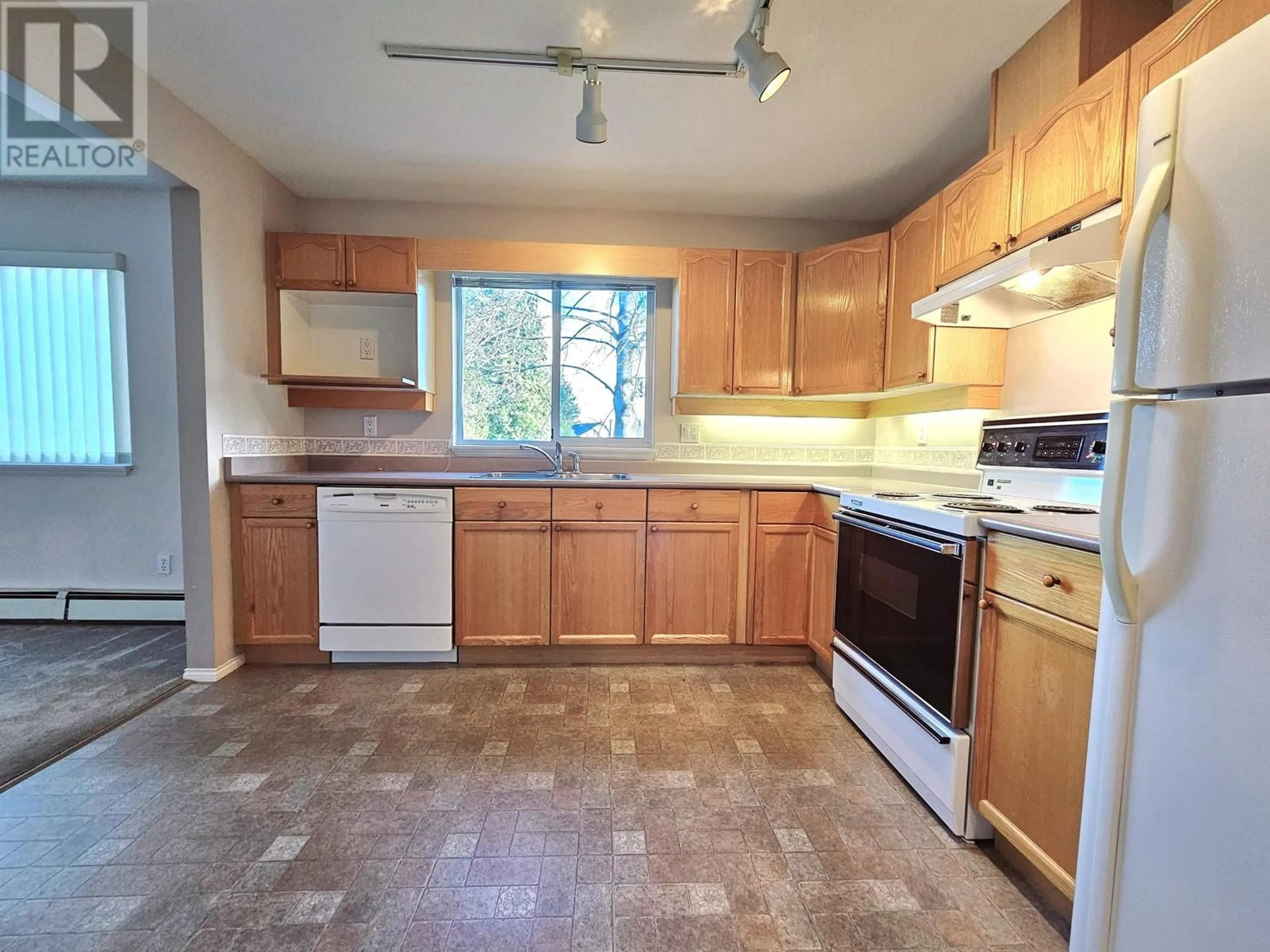 Standard kitchen, unknown for 110 9260 NO. 2 ROAD, Richmond British Columbia V7E2C8