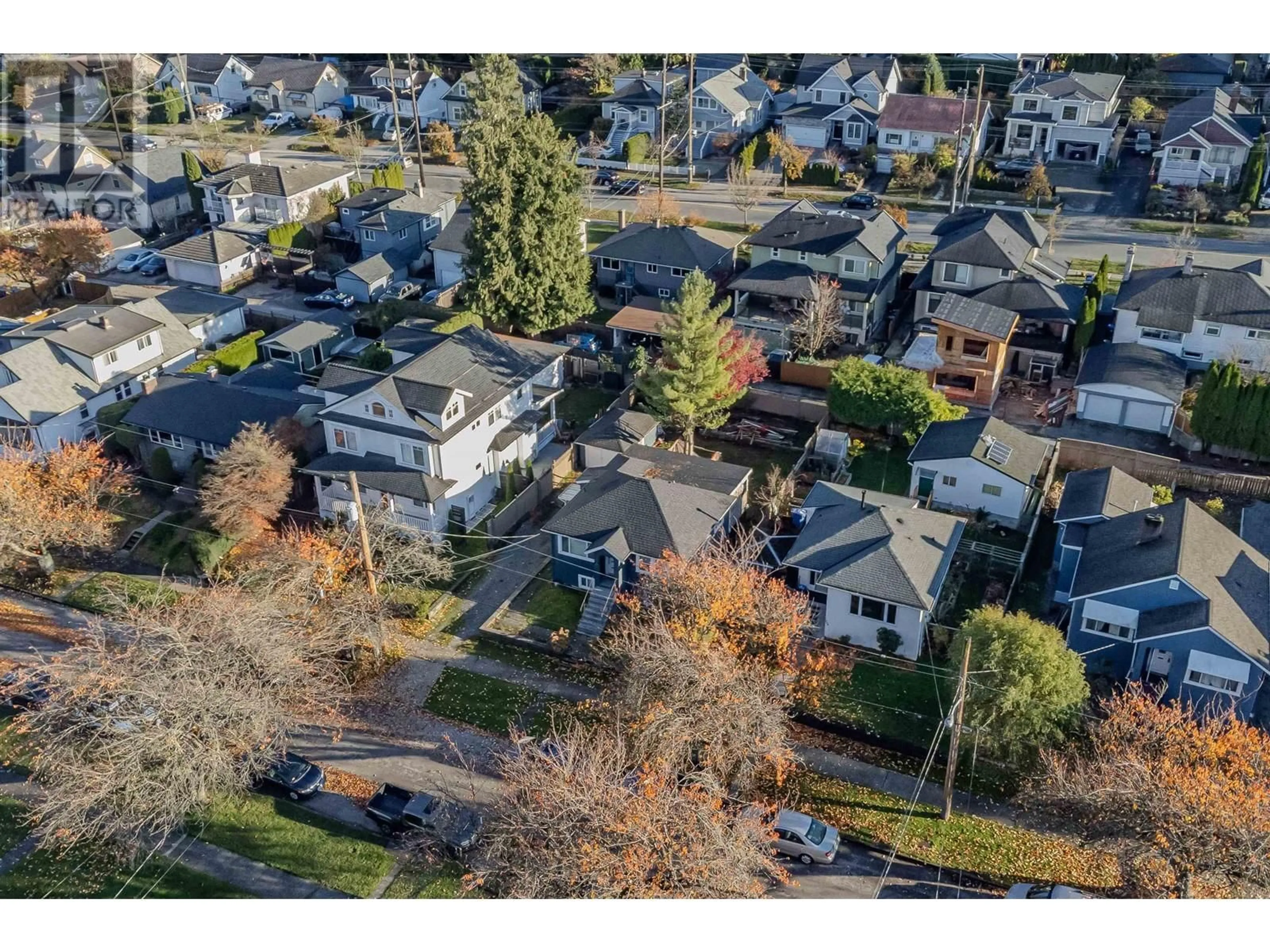 A pic from outside/outdoor area/front of a property/back of a property/a pic from drone, street for 246 OSBORNE AVENUE, New Westminster British Columbia V3L1Y8