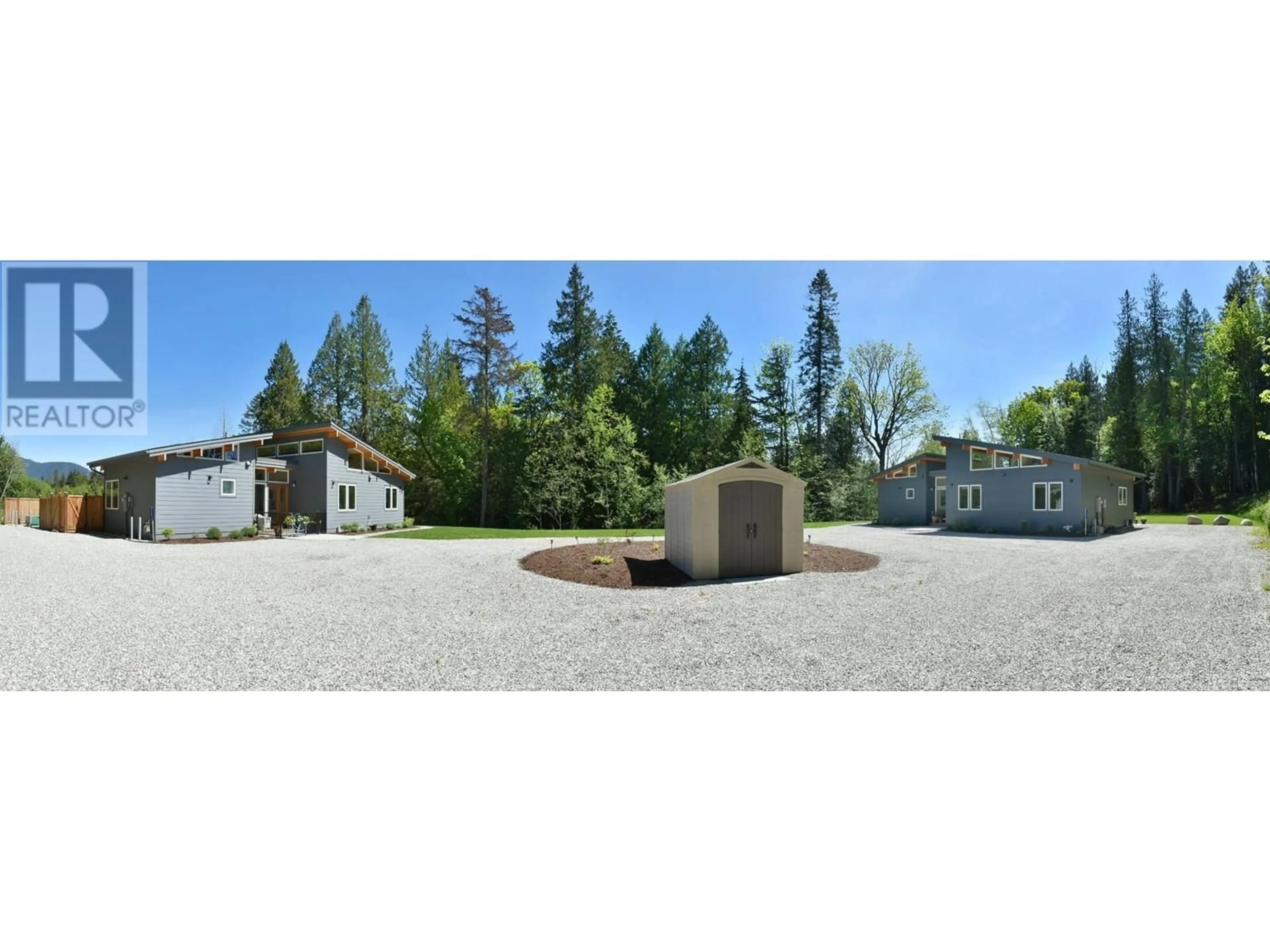 A pic from outside/outdoor area/front of a property/back of a property/a pic from drone, street for 5961-5963 RIPPLE WAY, Sechelt British Columbia V7Z0R2