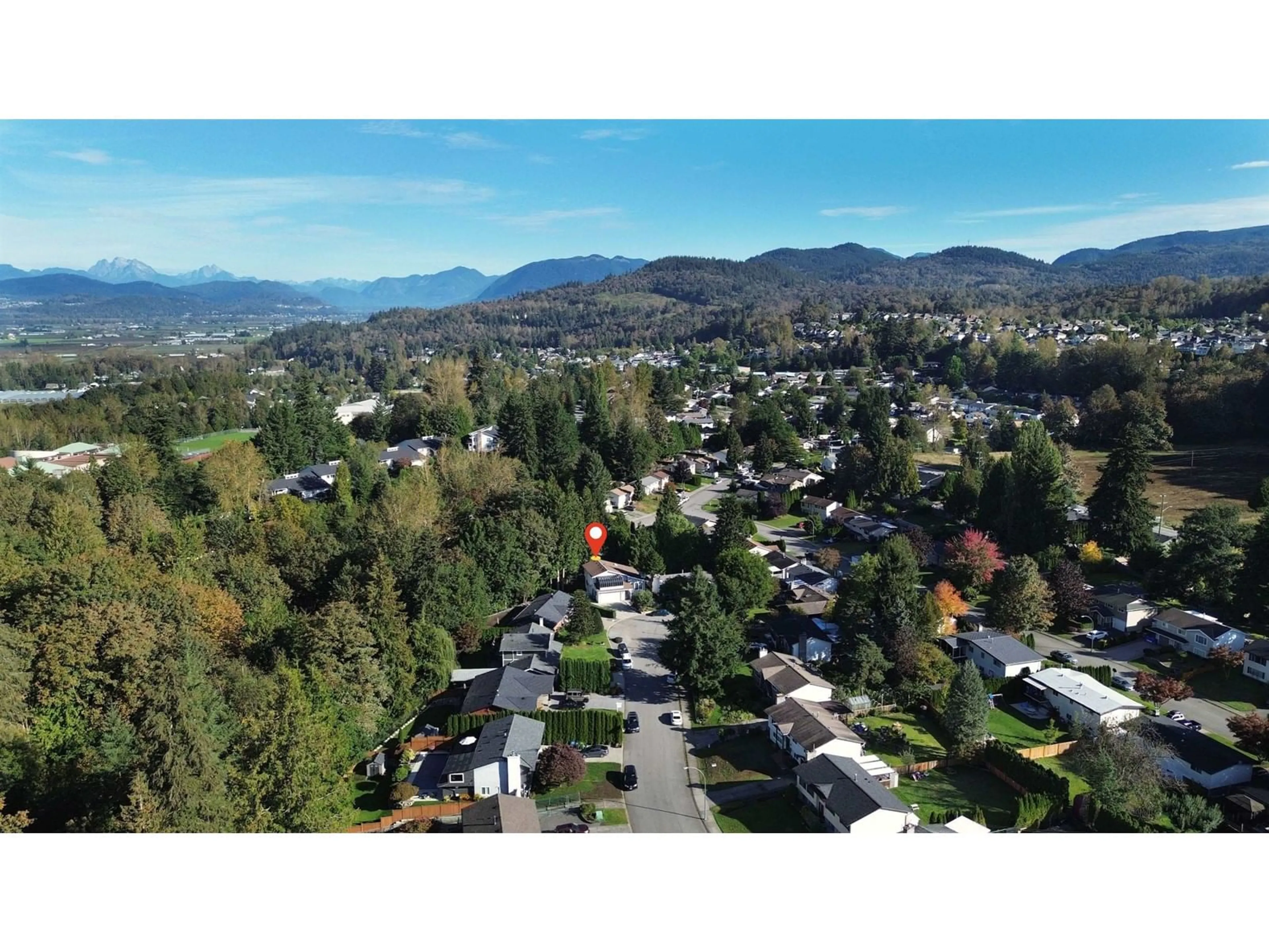 A pic from outside/outdoor area/front of a property/back of a property/a pic from drone, mountain view for 3529 CARIBOO COURT, Abbotsford British Columbia V2S7H2