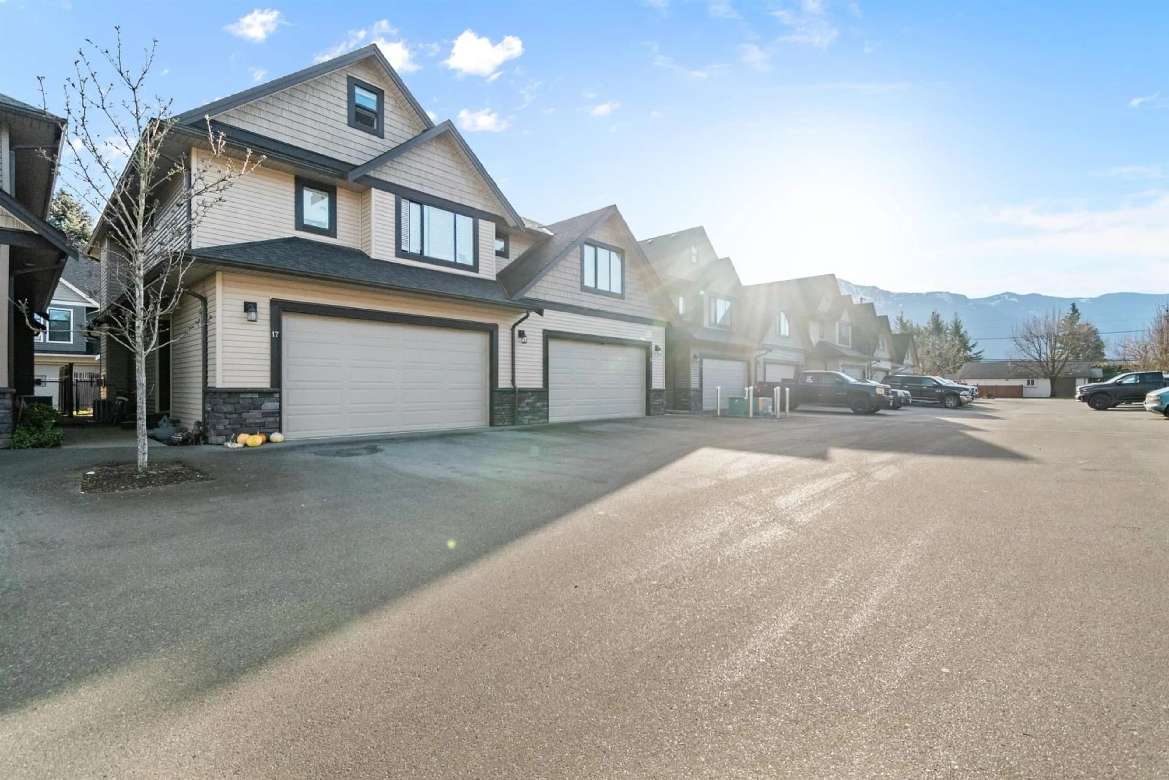 A pic from outside/outdoor area/front of a property/back of a property/a pic from drone, street for 17 7411 MORROW ROAD|Agassiz, Agassiz British Columbia V0M1A2