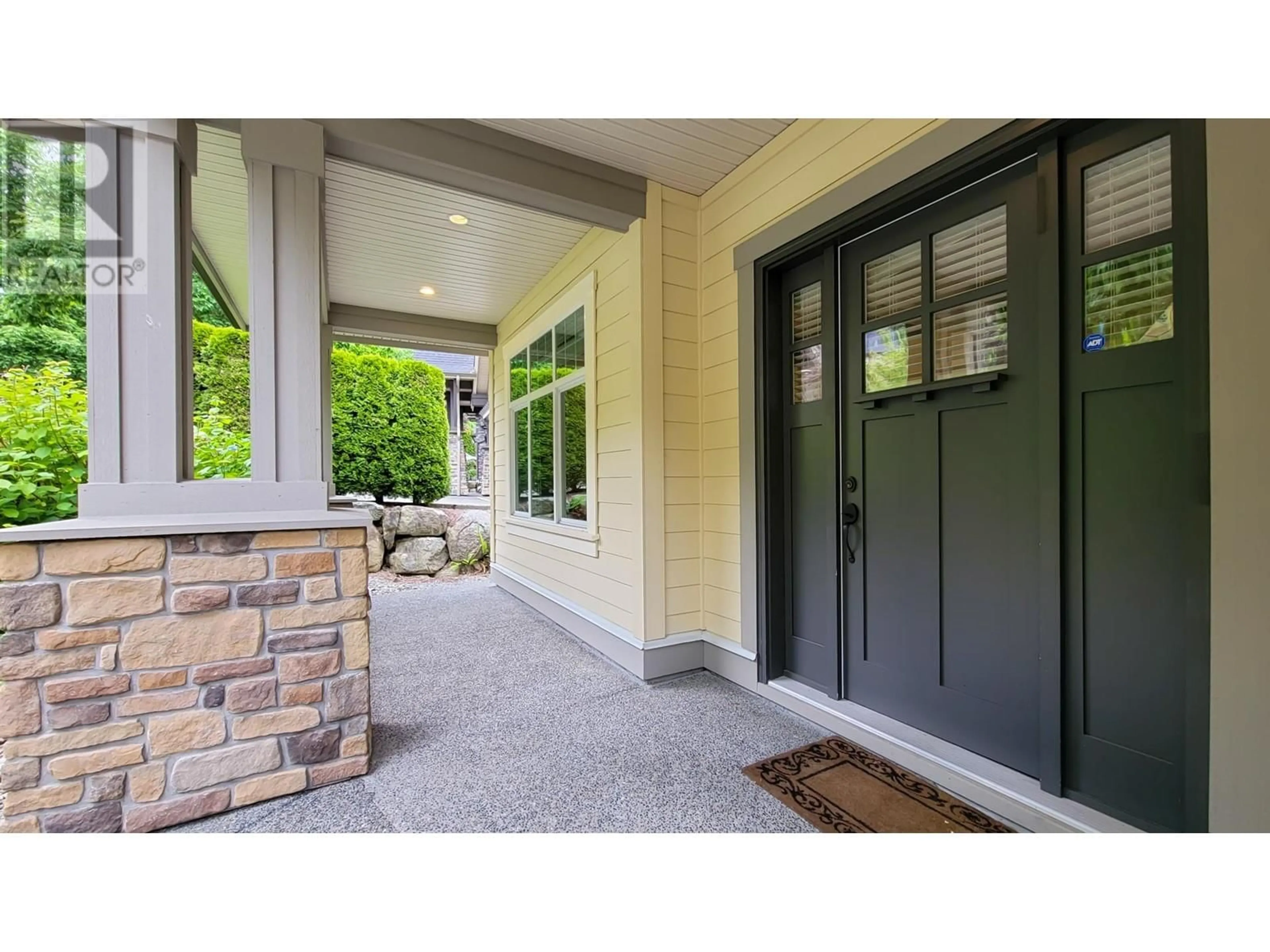 Indoor entryway for 3362 SCOTCH PINE AVENUE, Coquitlam British Columbia V3E0C4