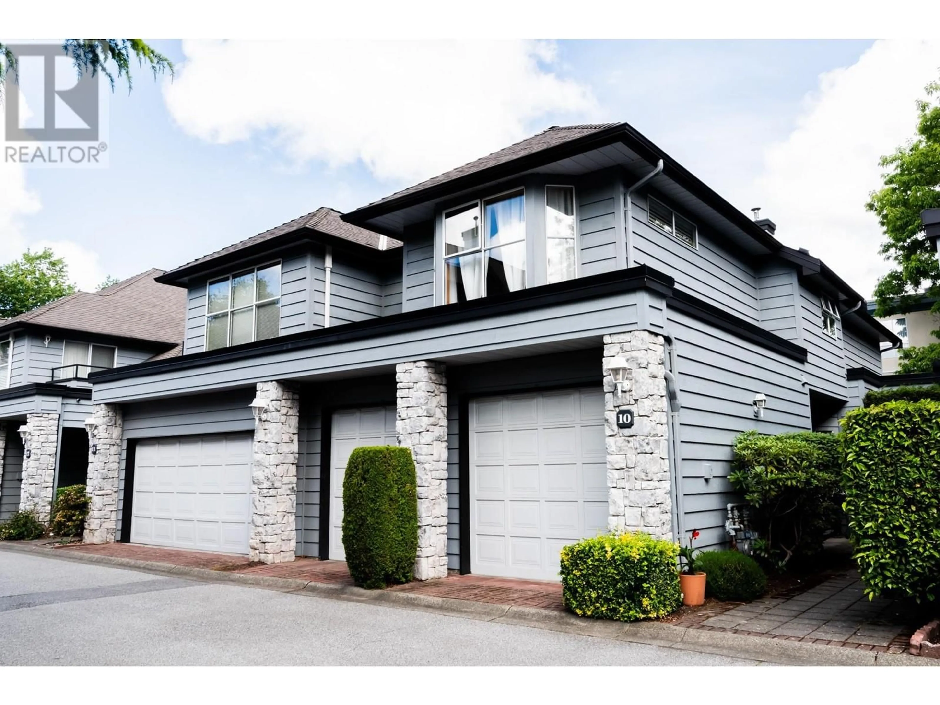 Home with vinyl exterior material, street for 10 7695 ST. ALBANS ROAD, Richmond British Columbia V6Y3W8