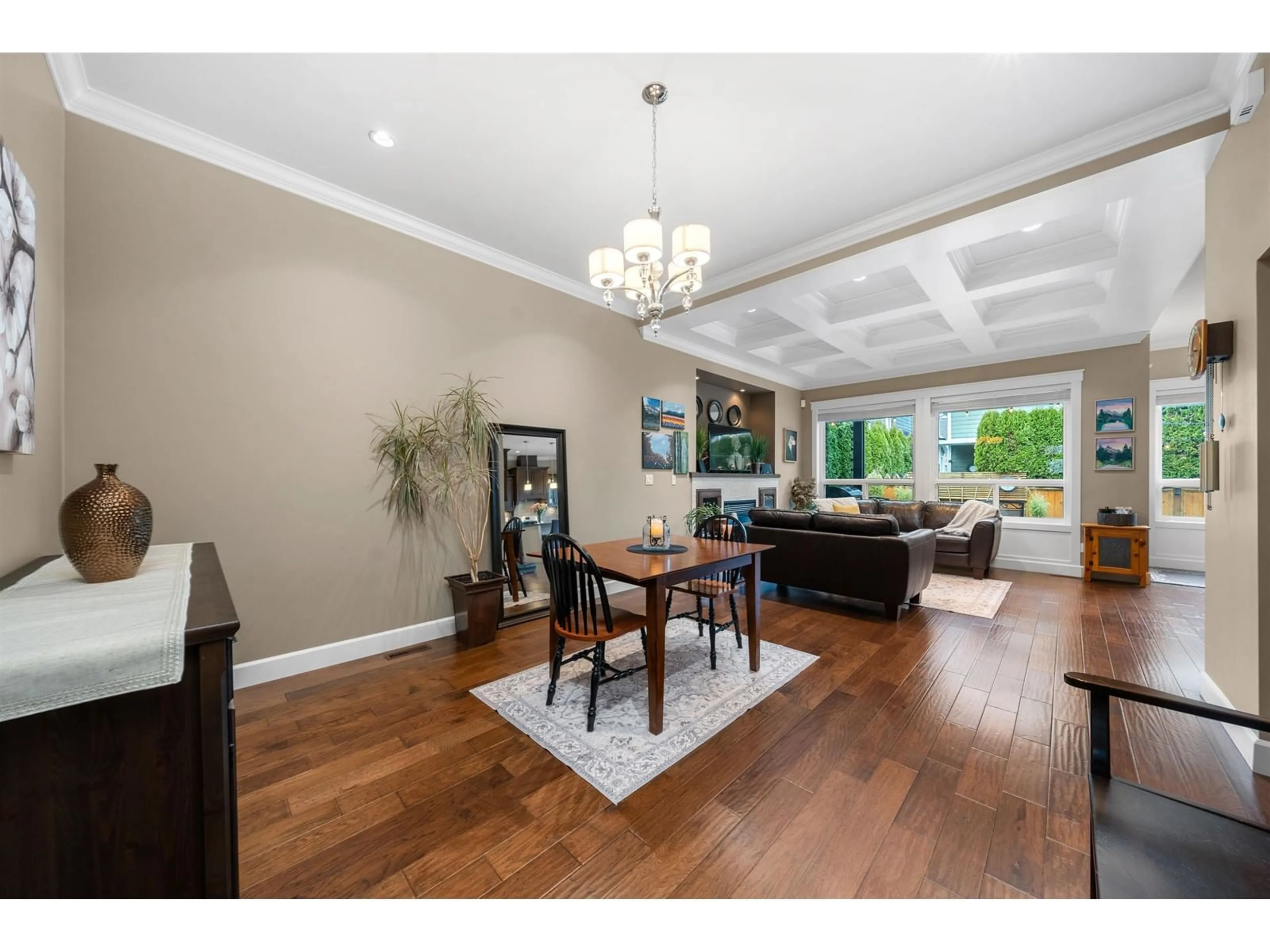 Dining room, wood/laminate floor for 17327 1 AVENUE, Surrey British Columbia V3S8L2