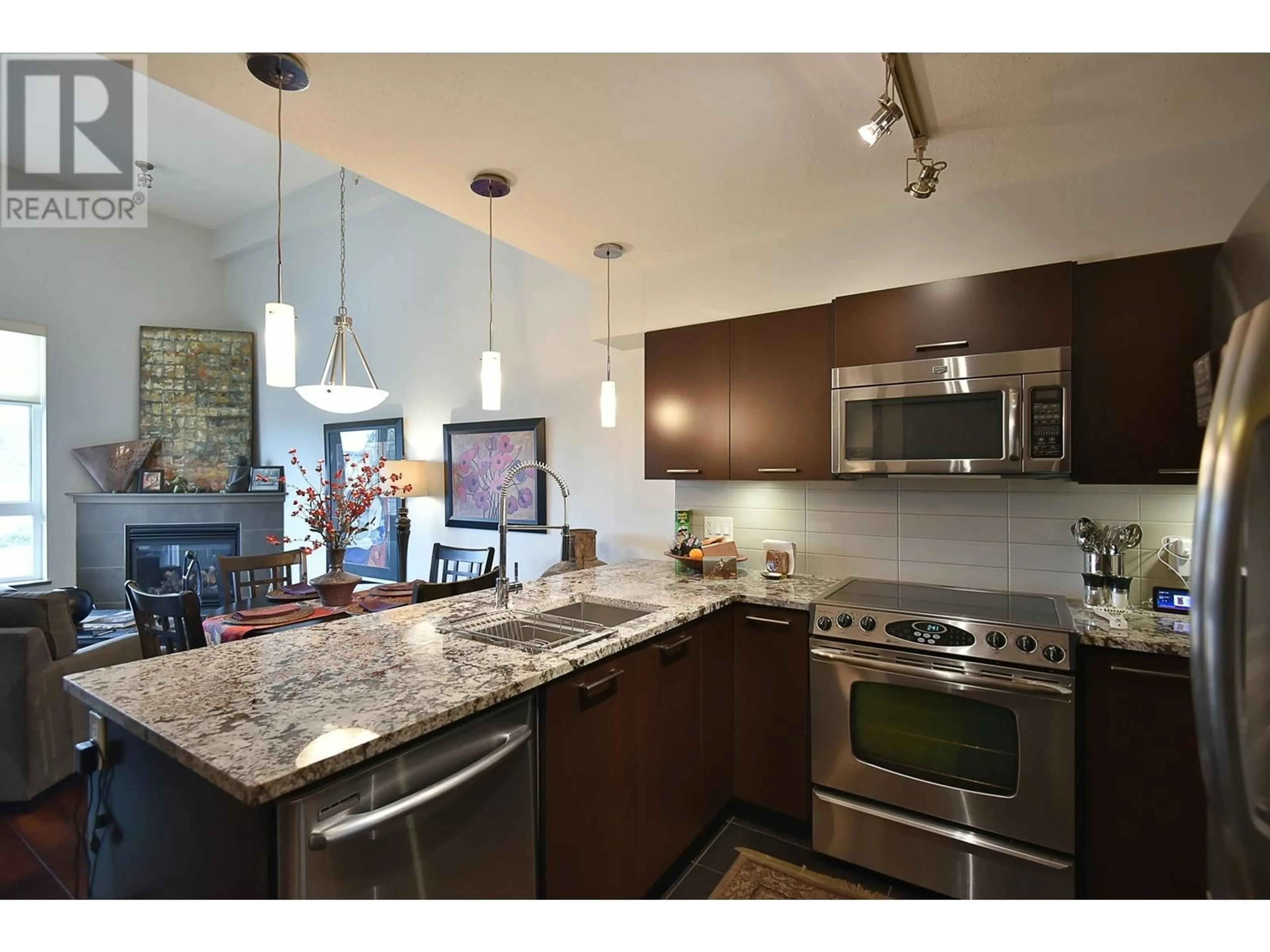 Open concept kitchen, unknown for 5682 WHARF AVENUE, Sechelt British Columbia V7Z0J3