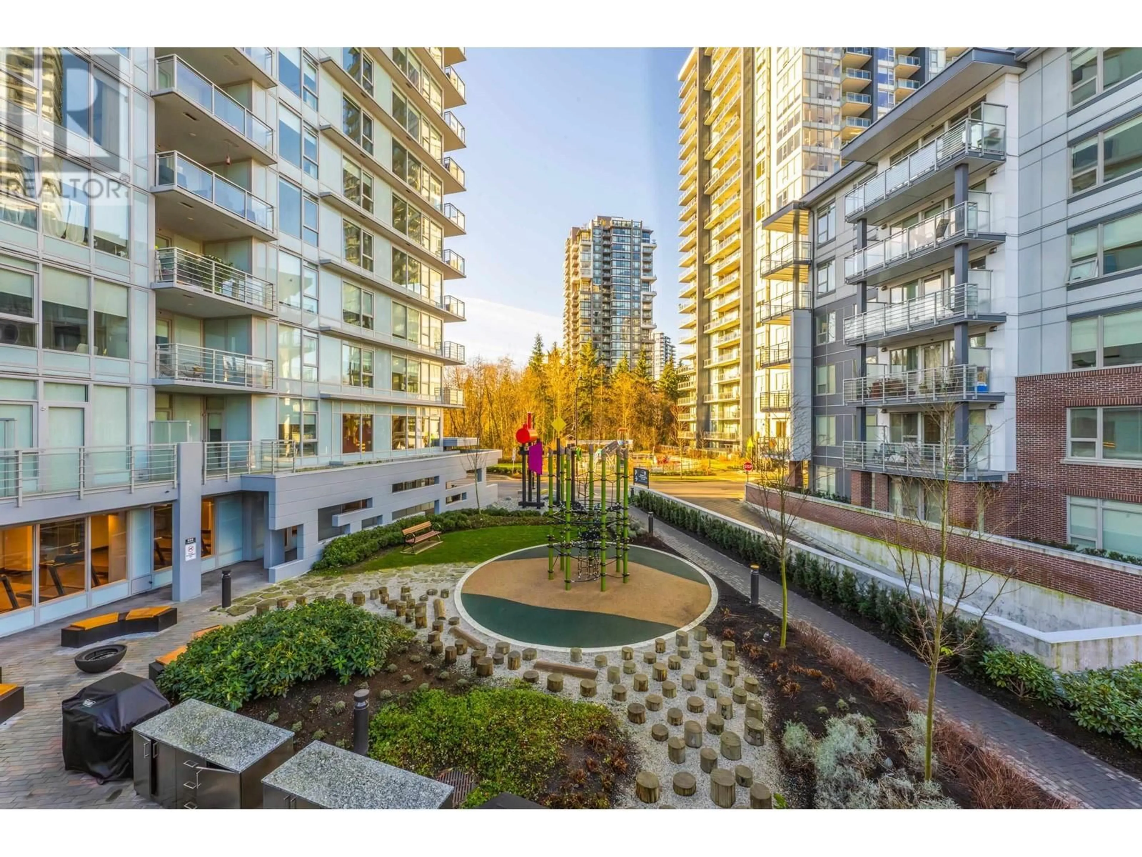 Patio, street for 804 305 MORRISSEY ROAD, Port Moody British Columbia V3H0M3